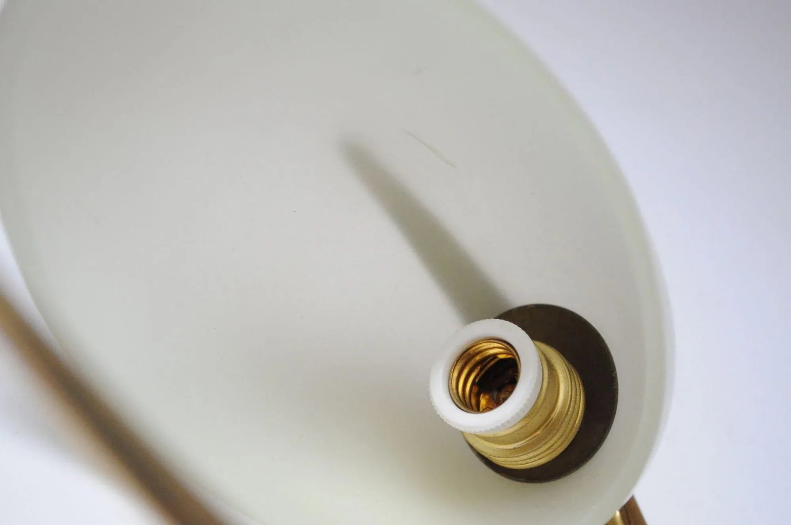 Pair of Petite Brass and Glass Tripod Bedside / Table Lamps by Oscar Torlasco - 10