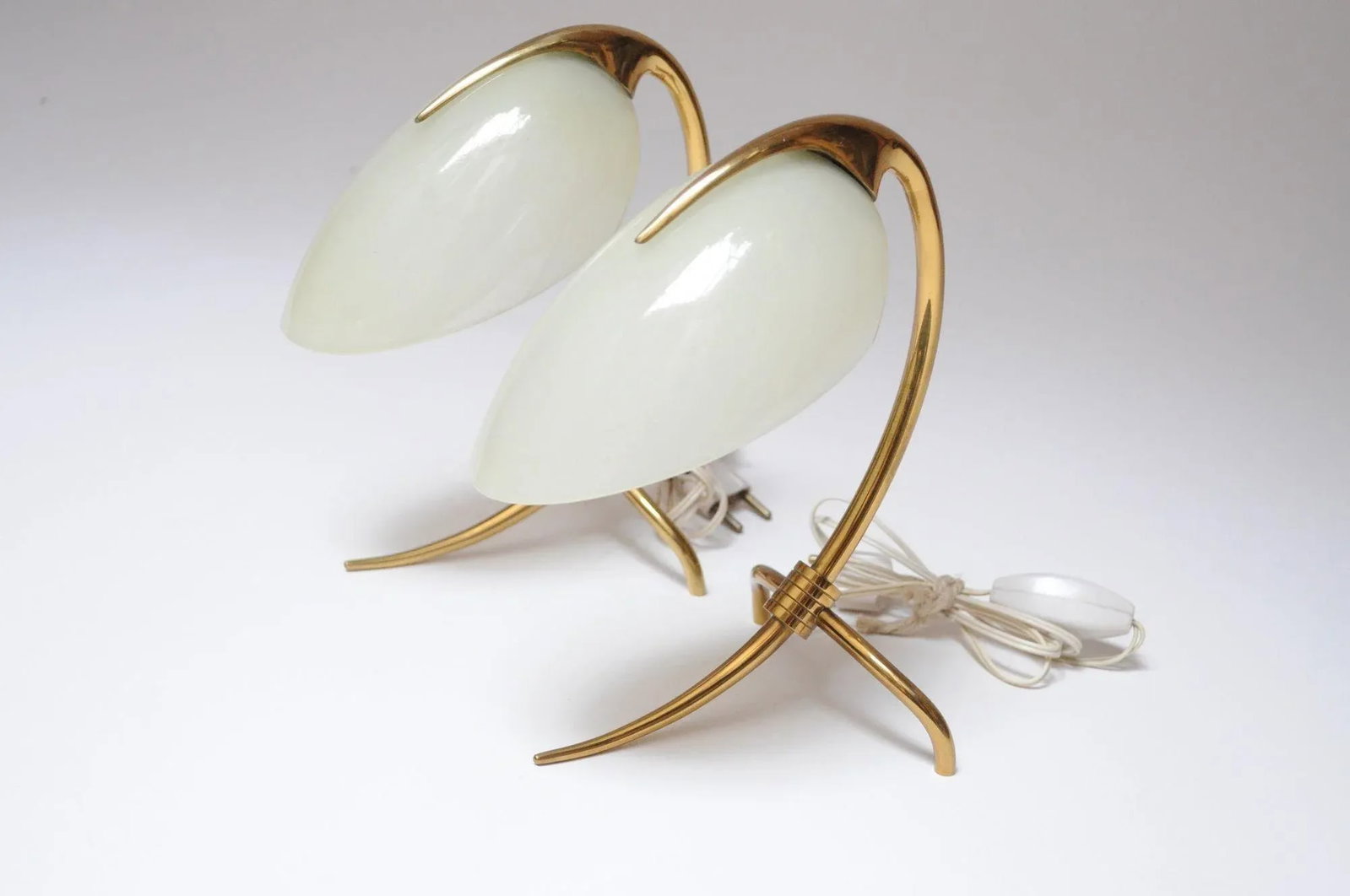 Pair of Petite Brass and Glass Tripod Bedside / Table Lamps by Oscar Torlasco - 4