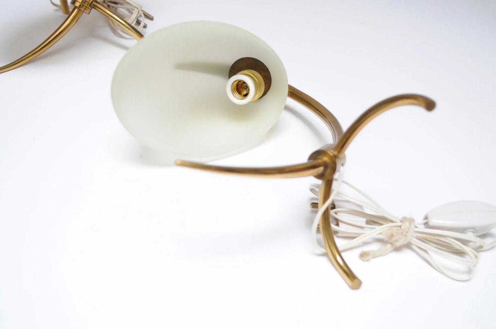 Pair of Petite Brass and Glass Tripod Bedside / Table Lamps by Oscar Torlasco - 8
