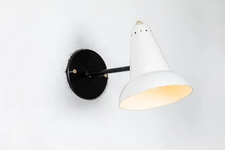 1950s Italian White Articulating Sconces Attributed to Gino Sarfatti - 8