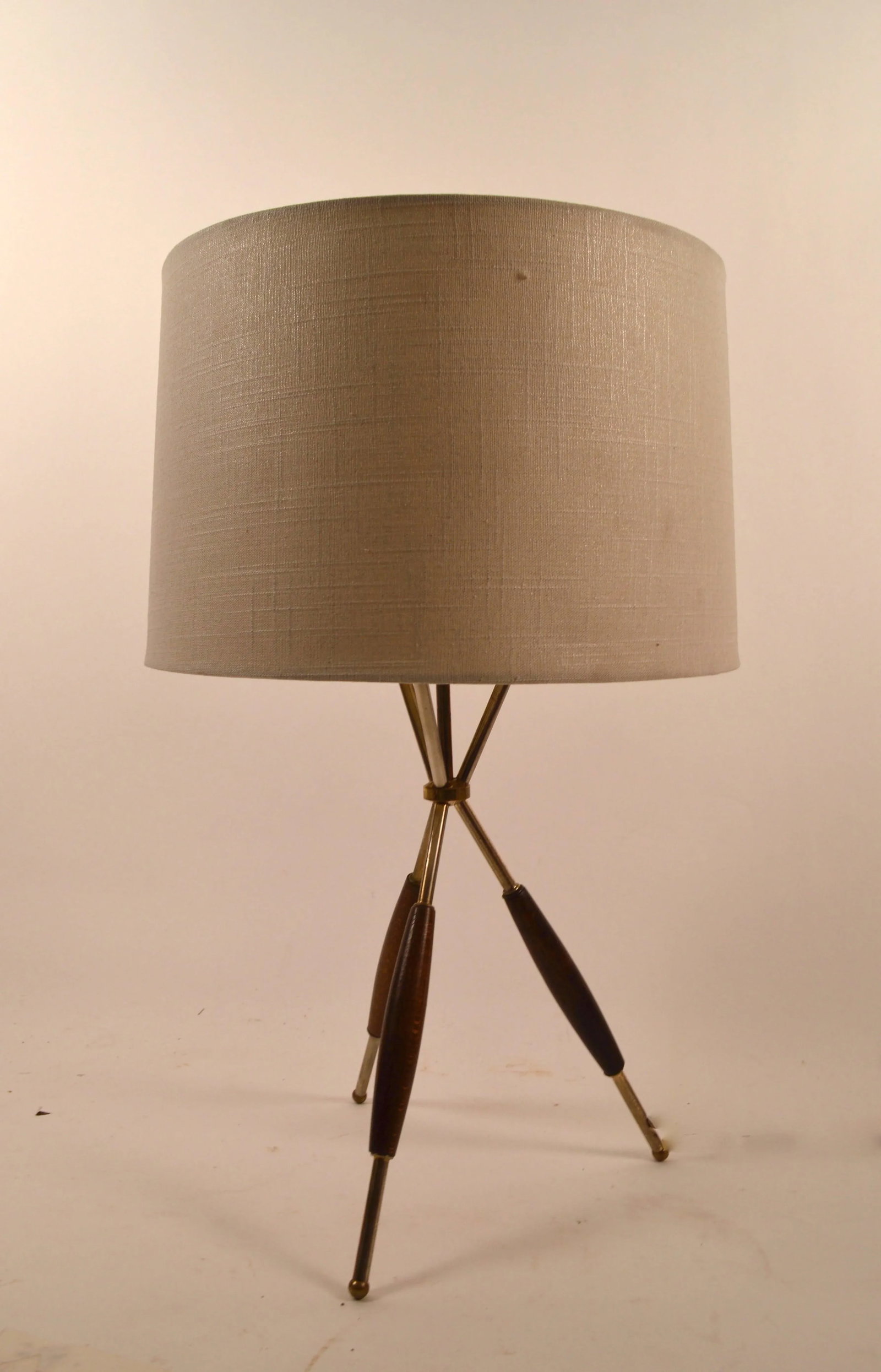 Thurston for Lightolier Tri Pod Table Lamp - 2