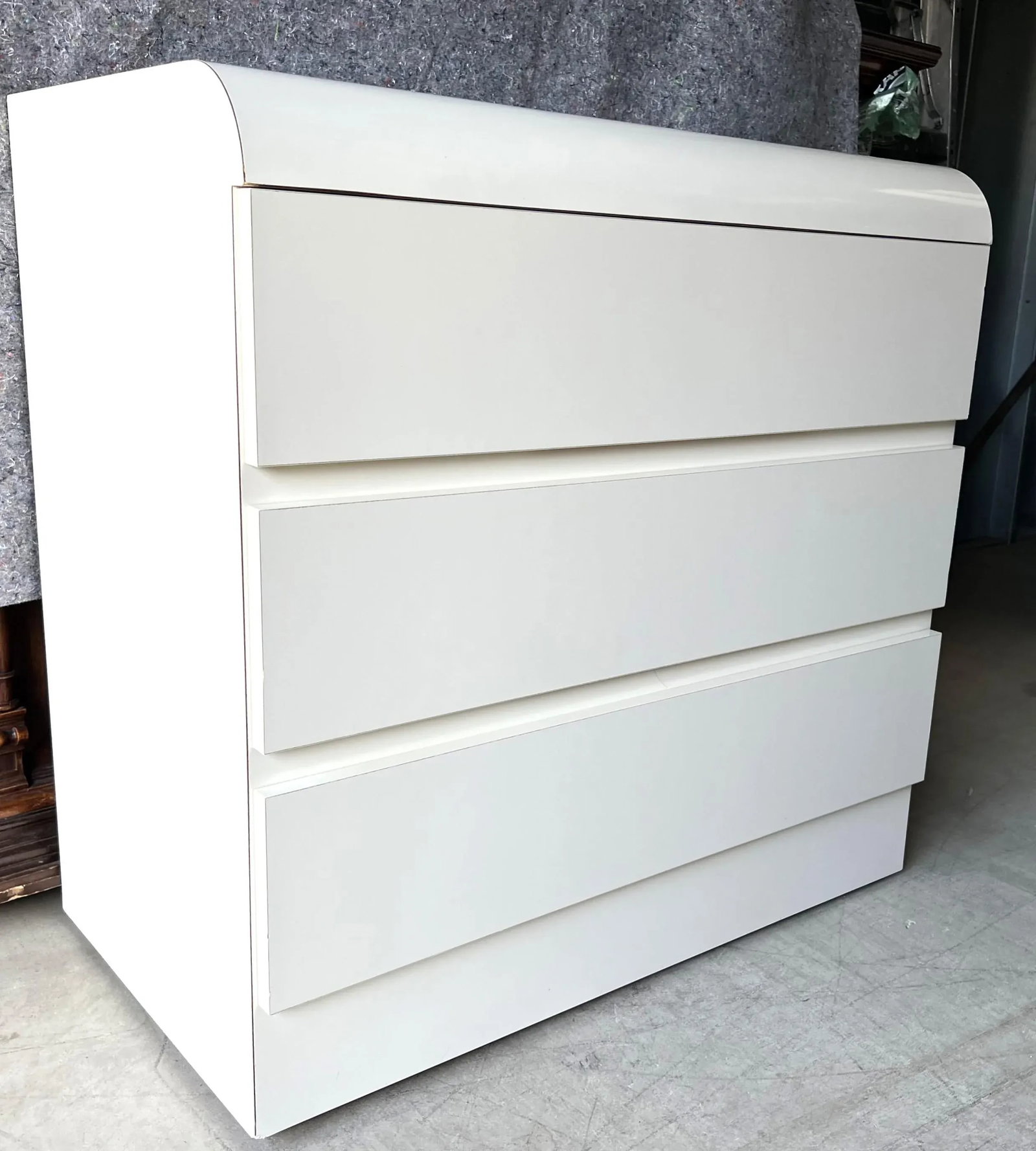 Pair of Vintage 1980s Postmodern Waterfall Dressers in Ivory Laminate - Restored 3-Drawer Cabinets - 5