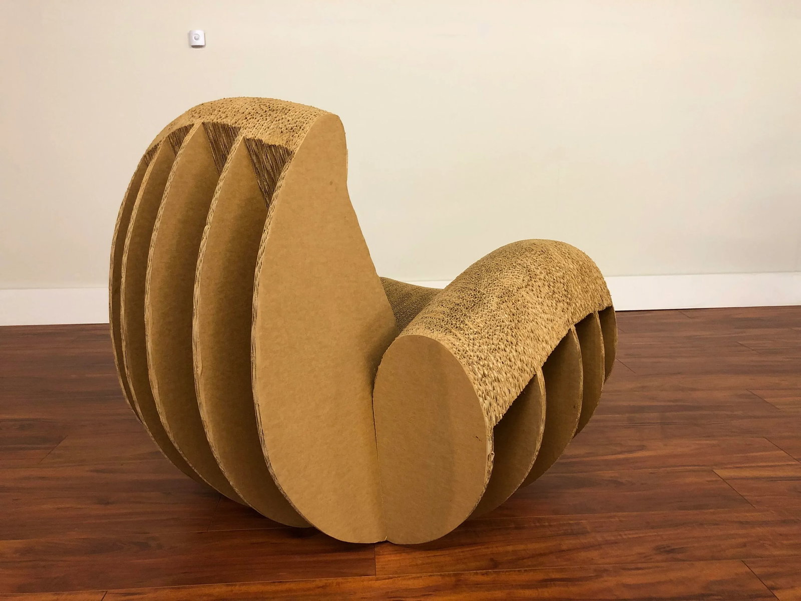 Rocking Lounge Chair Made Entirely of Cardboard - 4