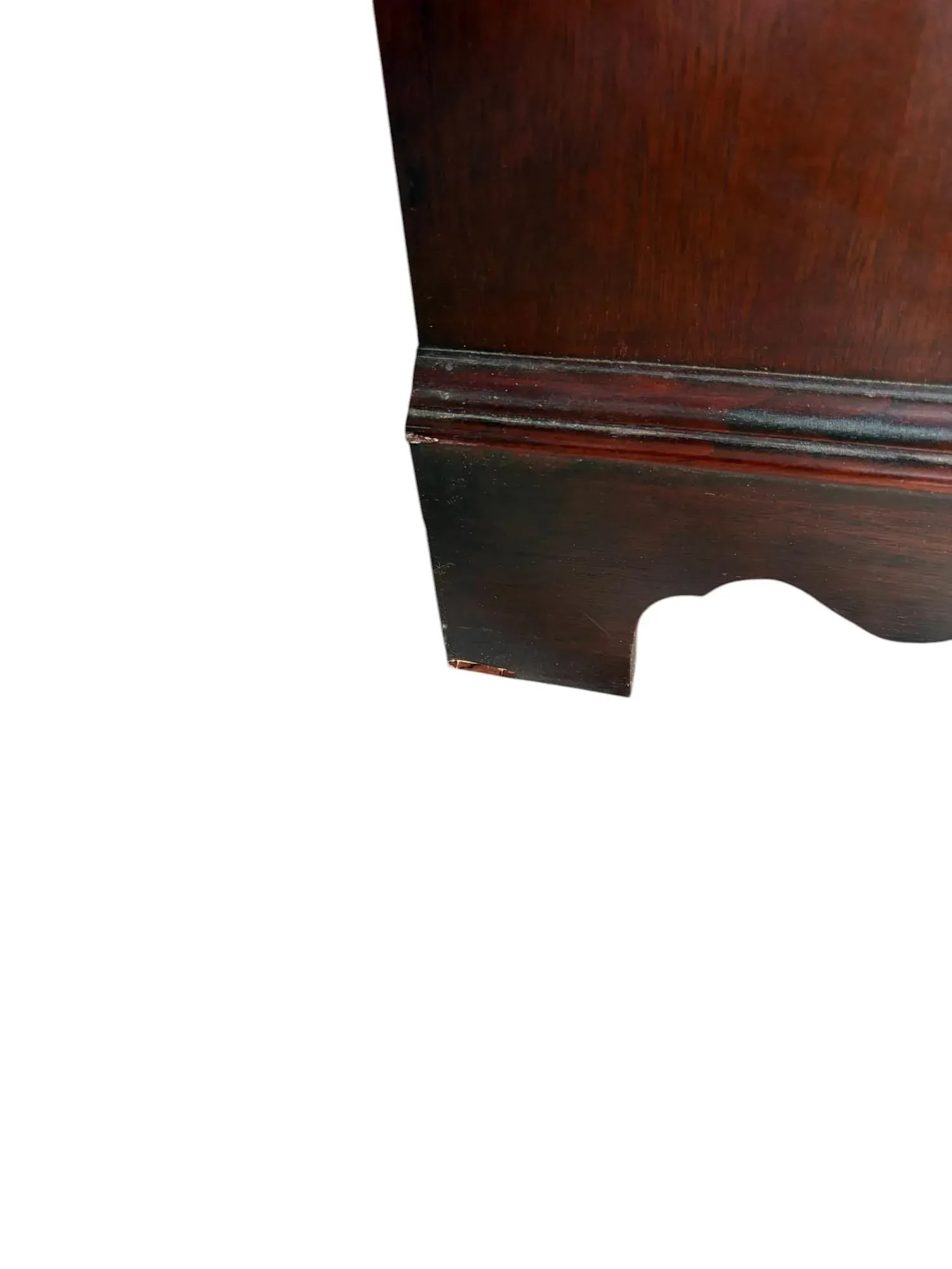 Dixie Chippendale Banded Mahogany Dresser - 9