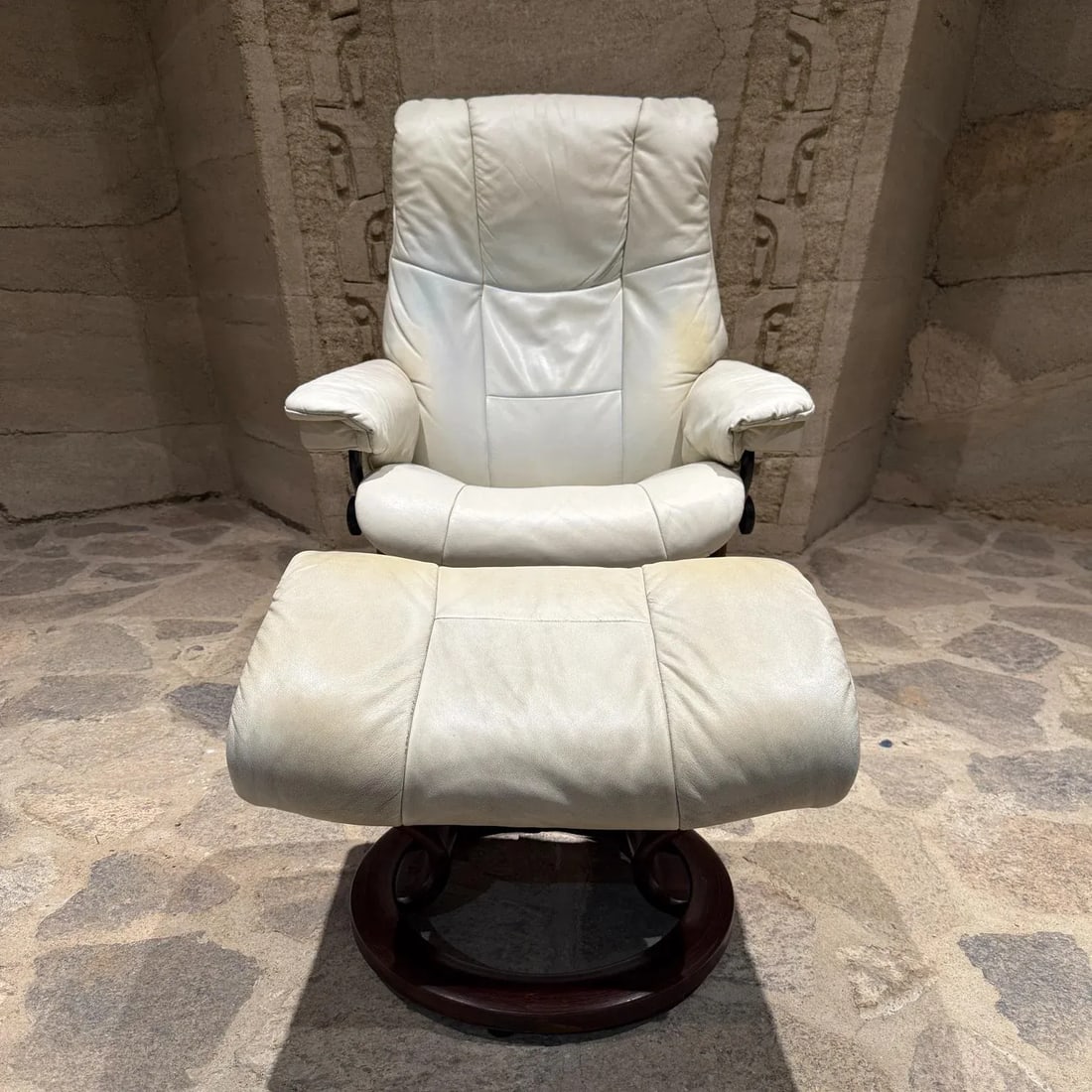 Scandinavian Ekornes Stressless Recliner White Lounge Chair + Ottoman - 2