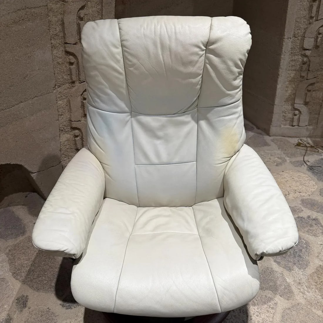 Scandinavian Ekornes Stressless Recliner White Lounge Chair + Ottoman - 4