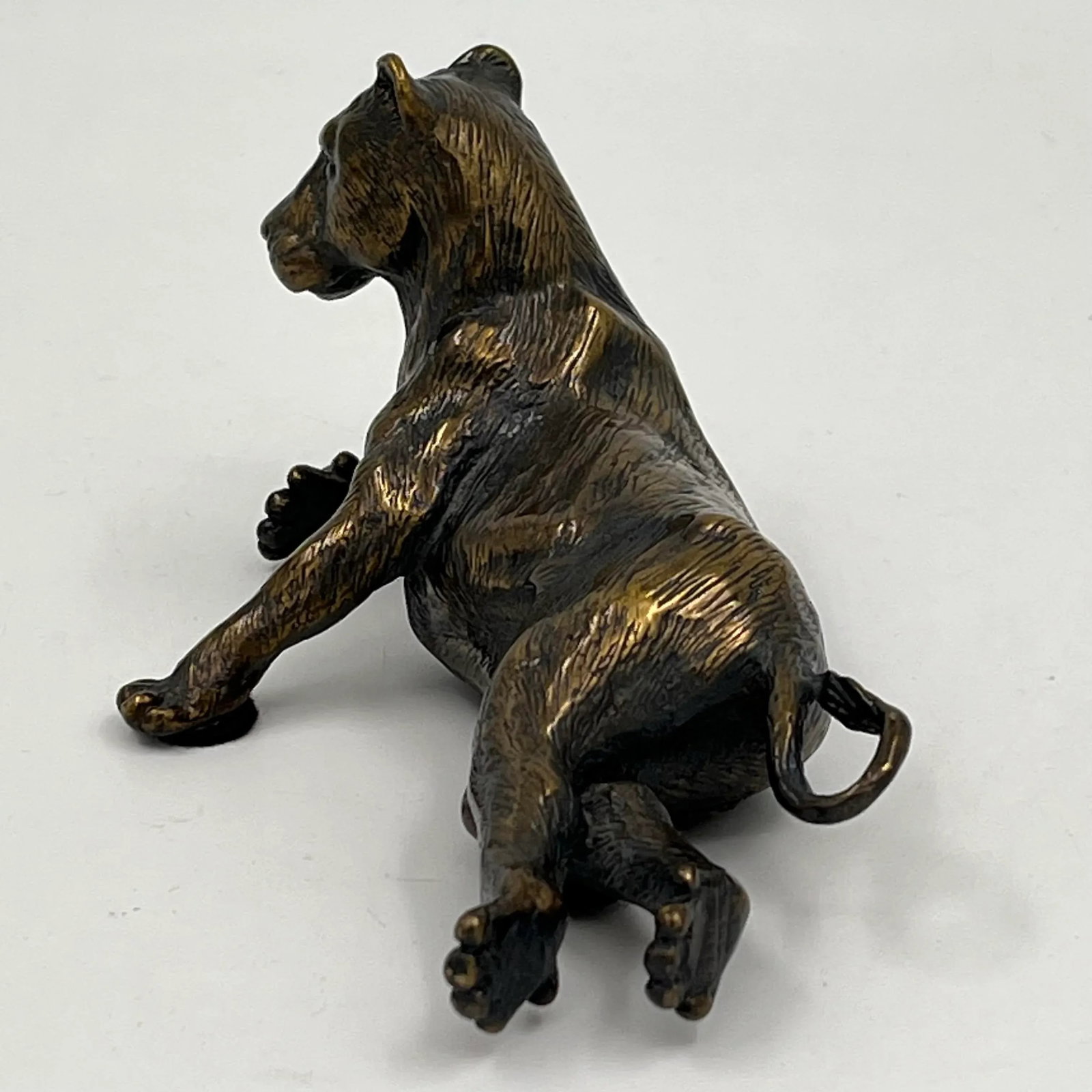 Late 20th Century Vintage Maitland Smith Bronze Lioness Figurine - 5