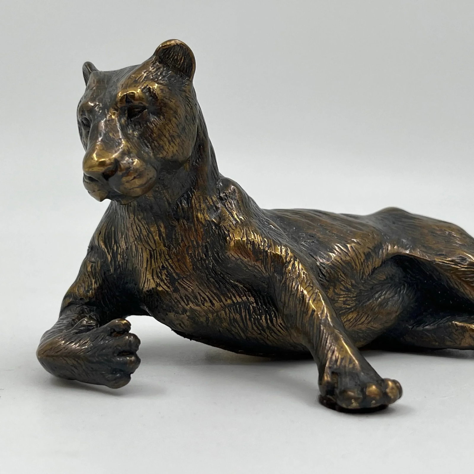 Late 20th Century Vintage Maitland Smith Bronze Lioness Figurine - 8