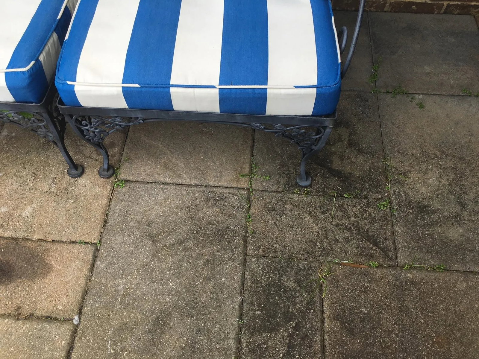 1950s Woodard Style Patio Seating, Table, & Bar Cart, 5 Pieces - 6