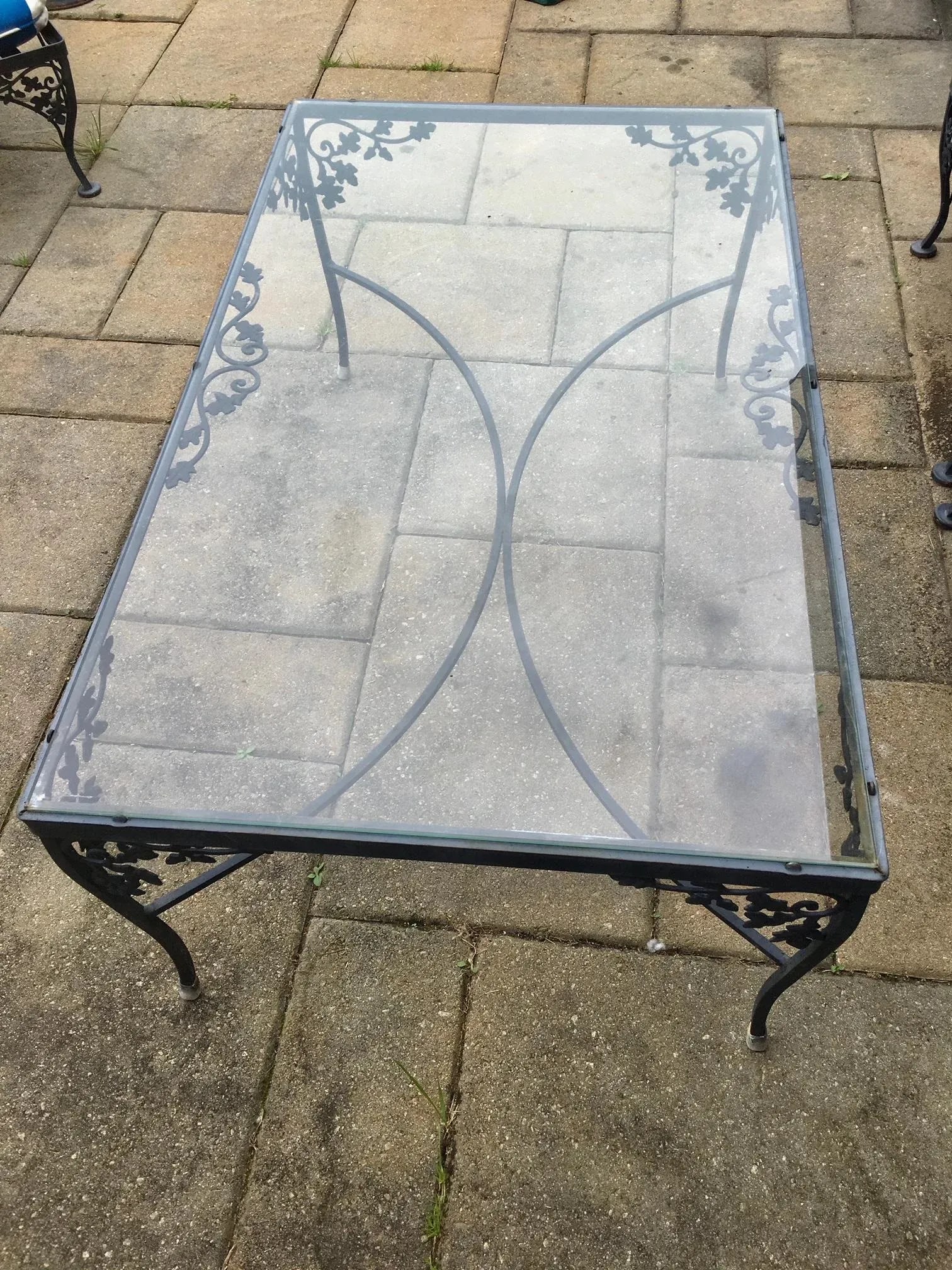 1950s Woodard Style Patio Seating, Table, & Bar Cart, 5 Pieces - 8