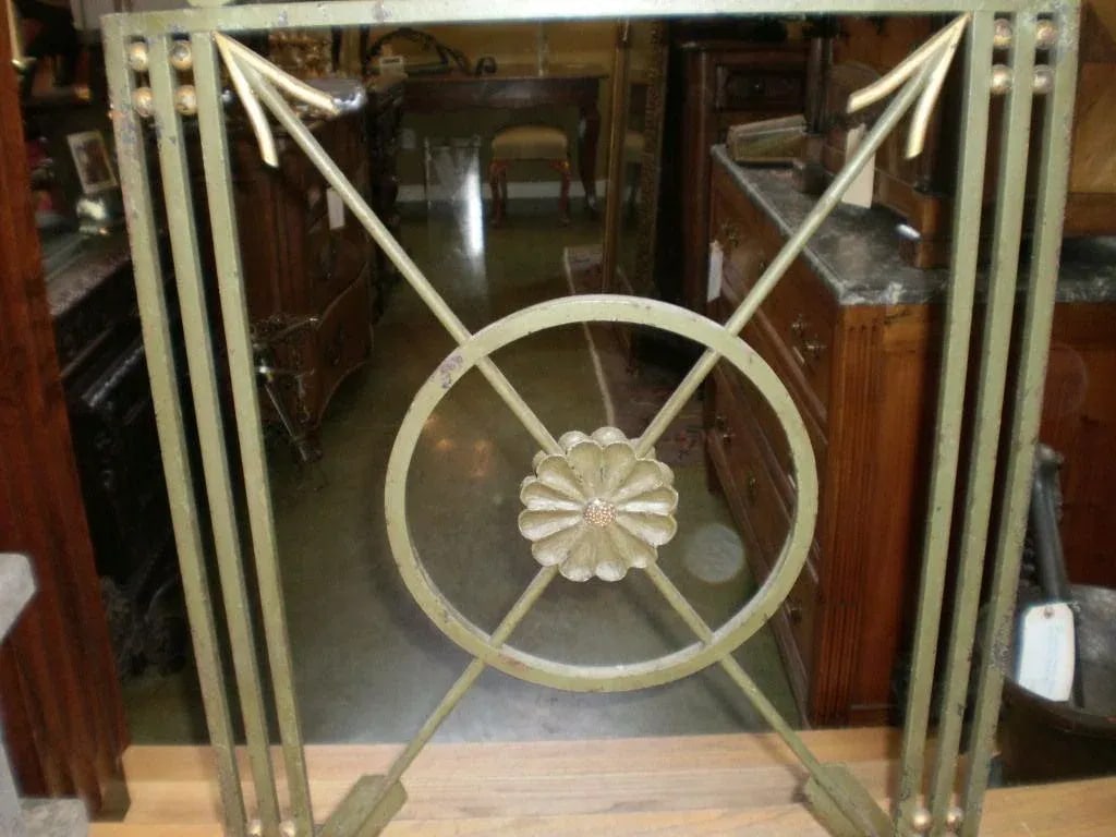 French Art Deco Neoclassical Style Wrought Iron Fireplace Screen With Arrows, Circa. 1930 - 3
