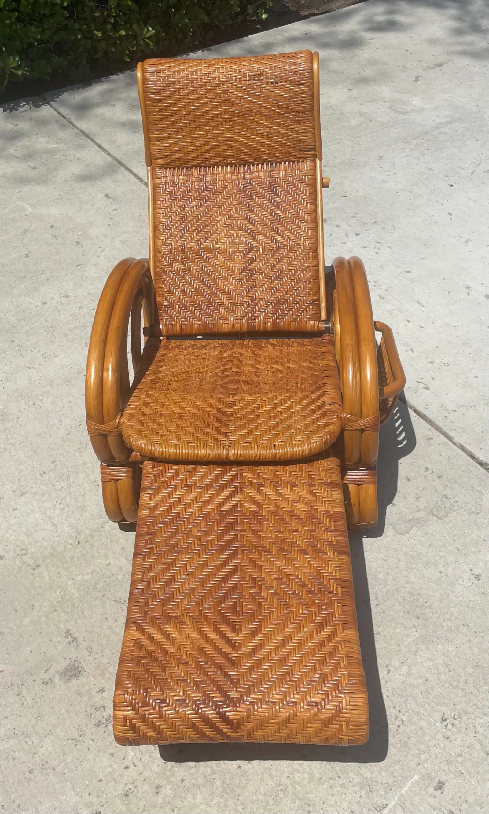Vintage Rattan Reclining Chaise Lounge With Adjustable Footrest - 3
