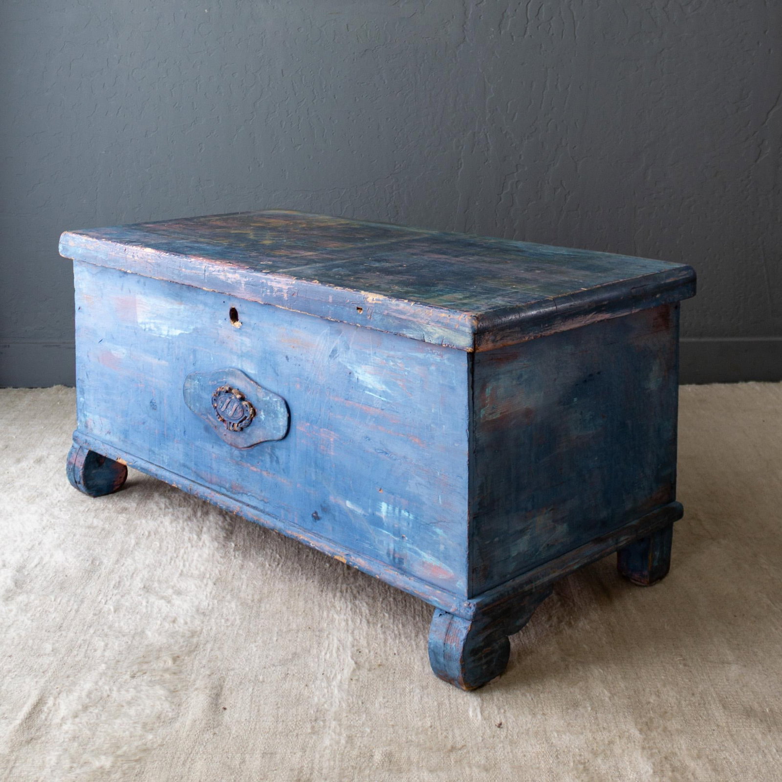 Rustic Blue Painted Cedar Blanket Chest Trunk With Empire C Curved Feet - 4
