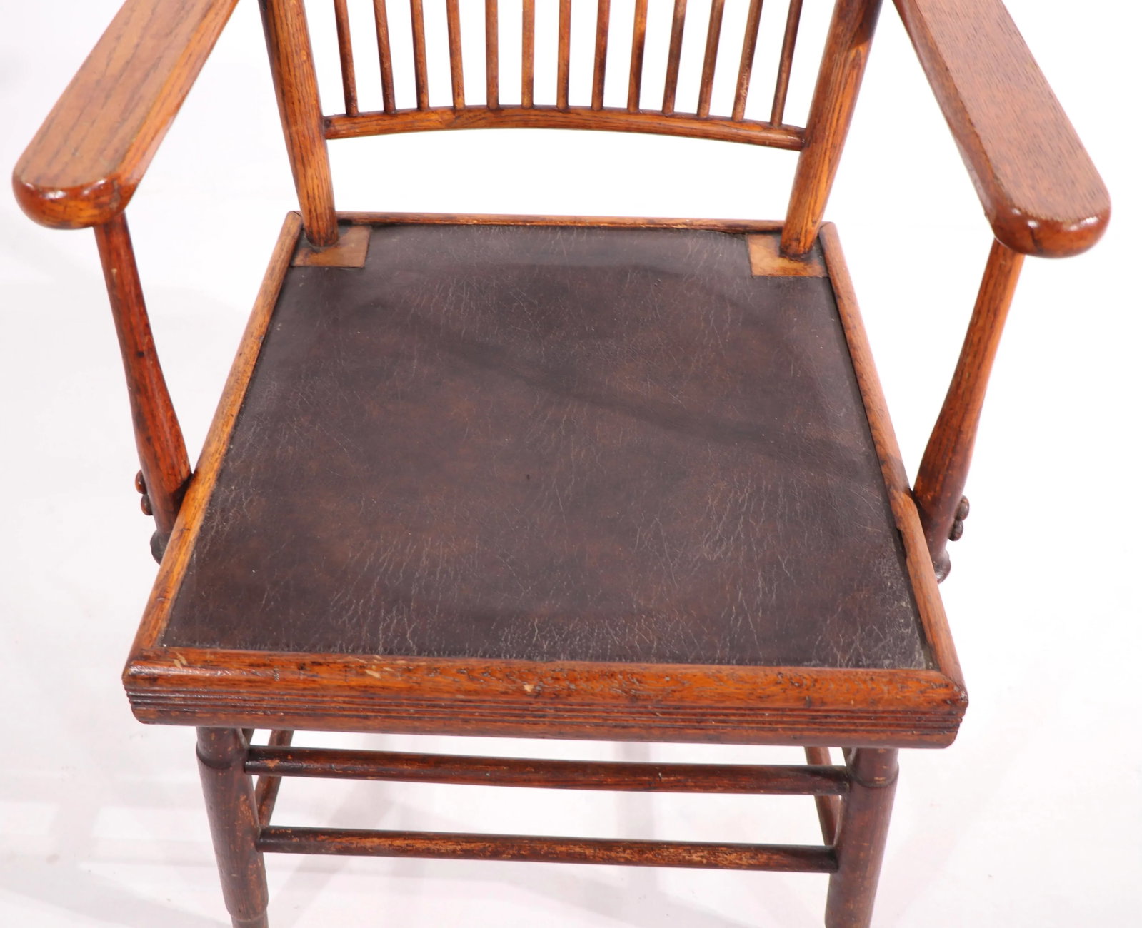 Extra Grade Oak Chair With Lion Head Decoration - 4