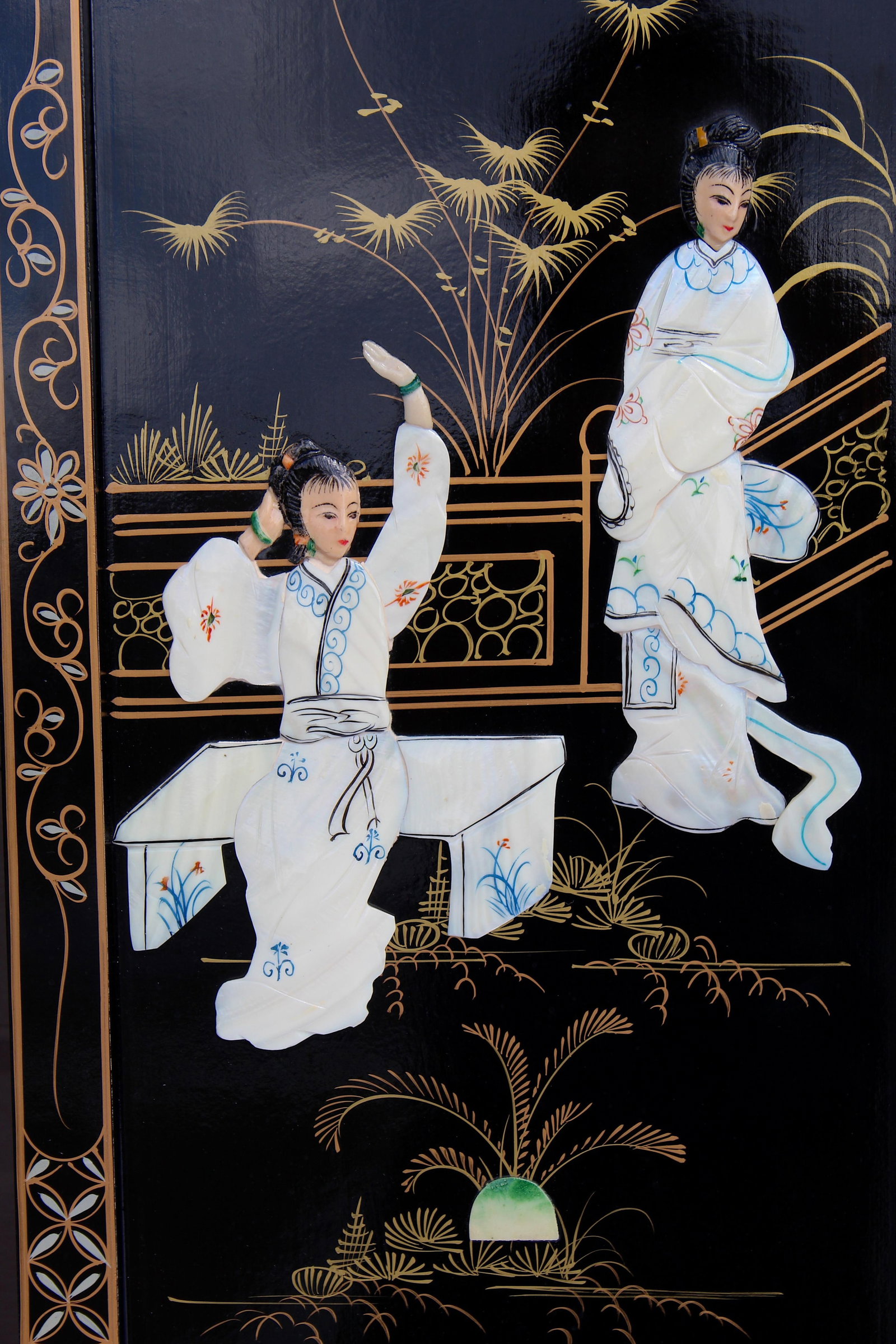 Vintage Chinese Black Lacquer Mother-of-Pearl Inlay Wall Panels - Set of 4 Chinoiserie Scenic Figure - 2