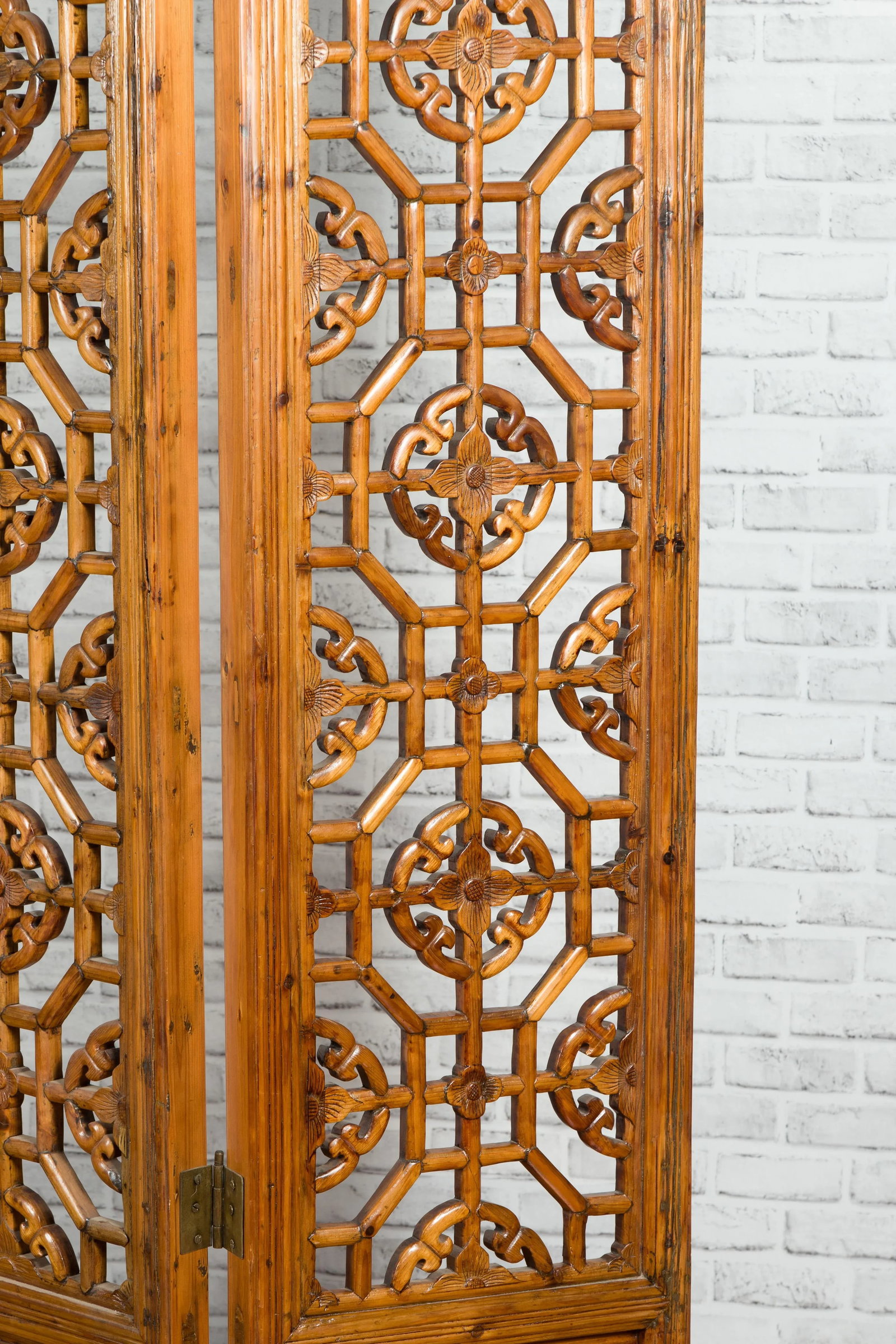 Chinese Early 20th Century Fretwork Four-Panel Screen with Geometric Motifs - 3