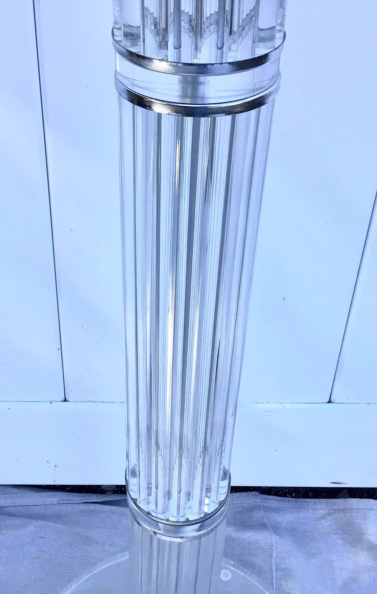Mid-Century Hollywood Regency Lucite and Chrome Floor Lamp - 3