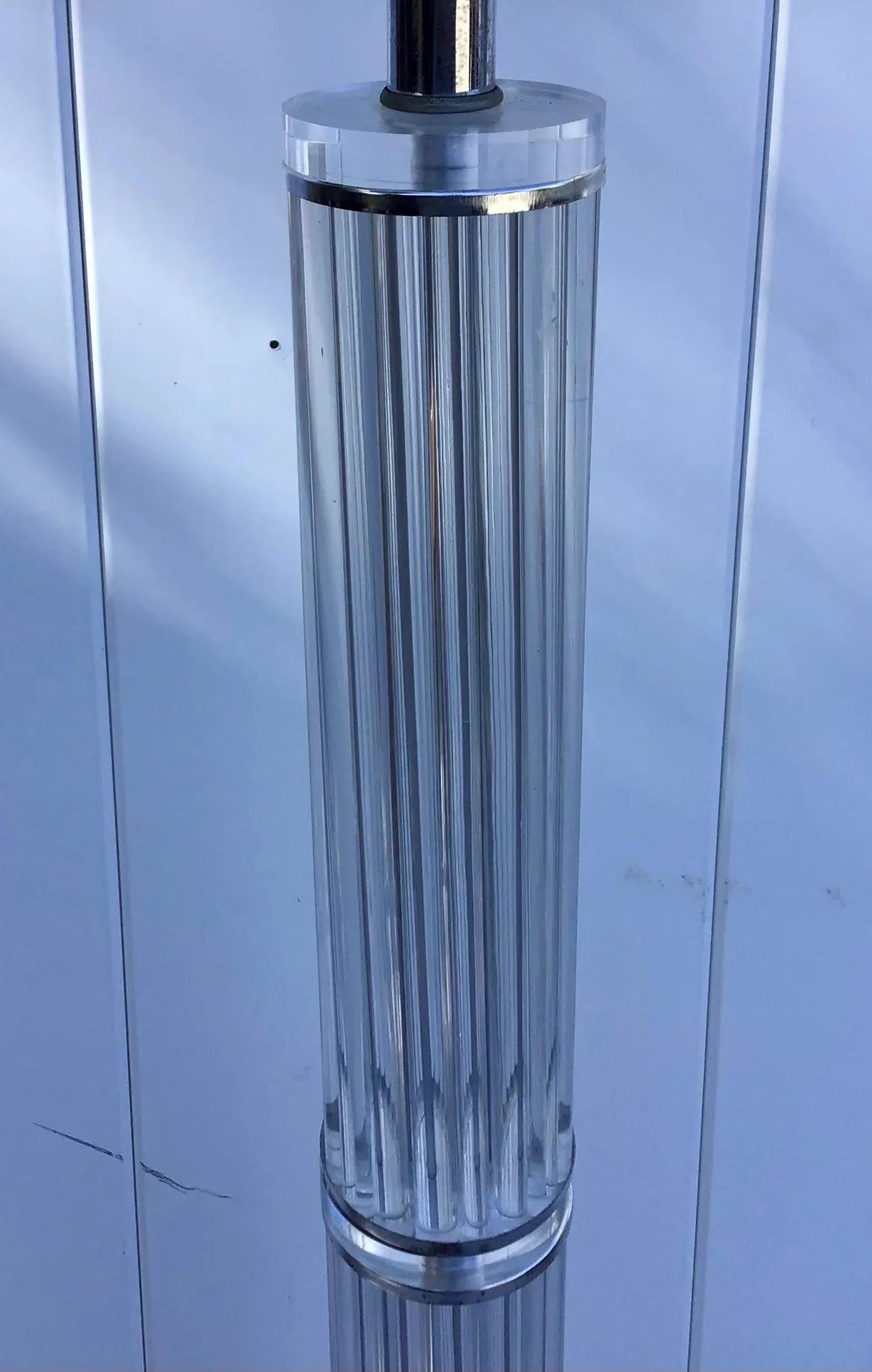 Mid-Century Hollywood Regency Lucite and Chrome Floor Lamp - 6