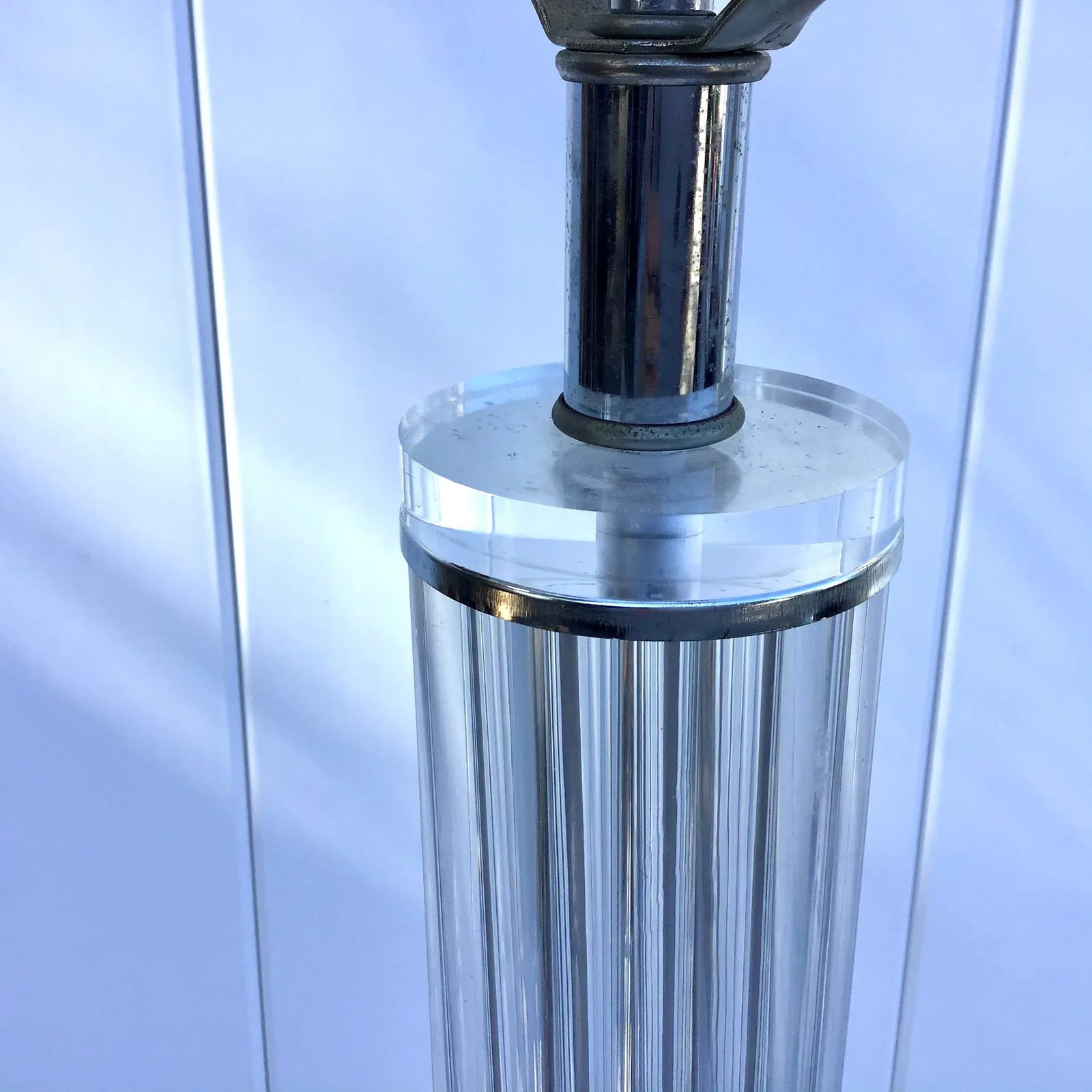 Mid-Century Hollywood Regency Lucite and Chrome Floor Lamp - 7