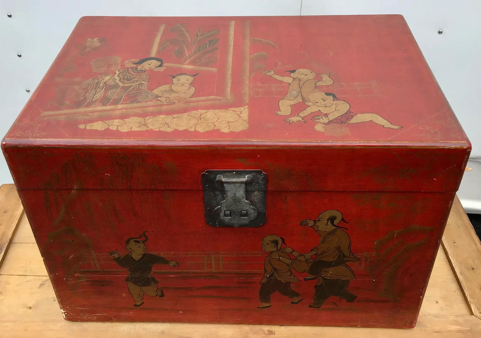 Red Lacquer Chinoiserie Trunk - Box - 2