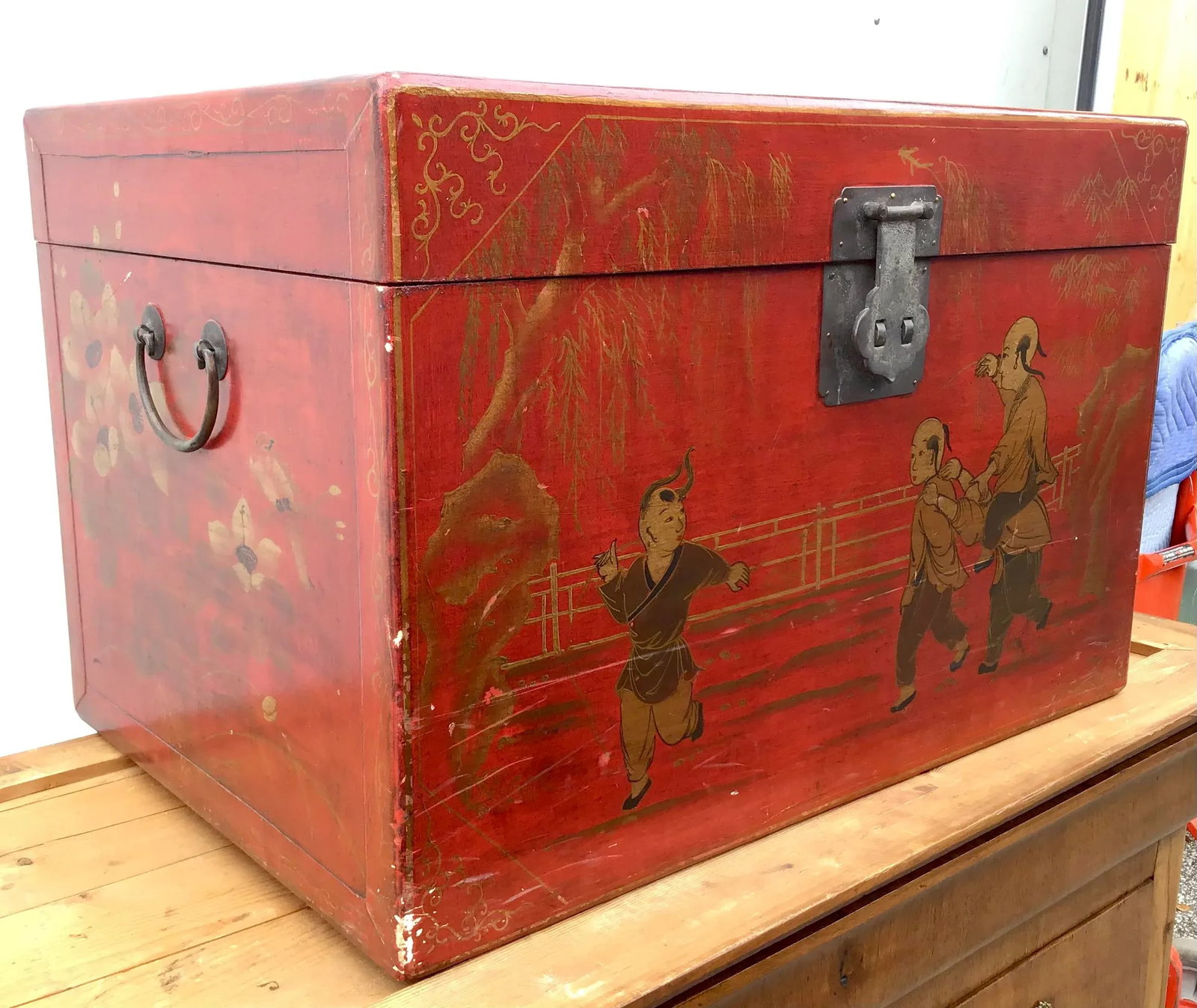 Red Lacquer Chinoiserie Trunk - Box - 5