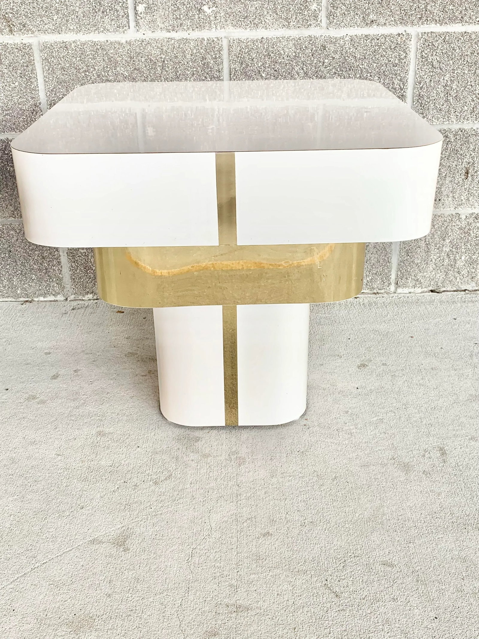 Vintage Post Modern White and Gold Side Table - 3
