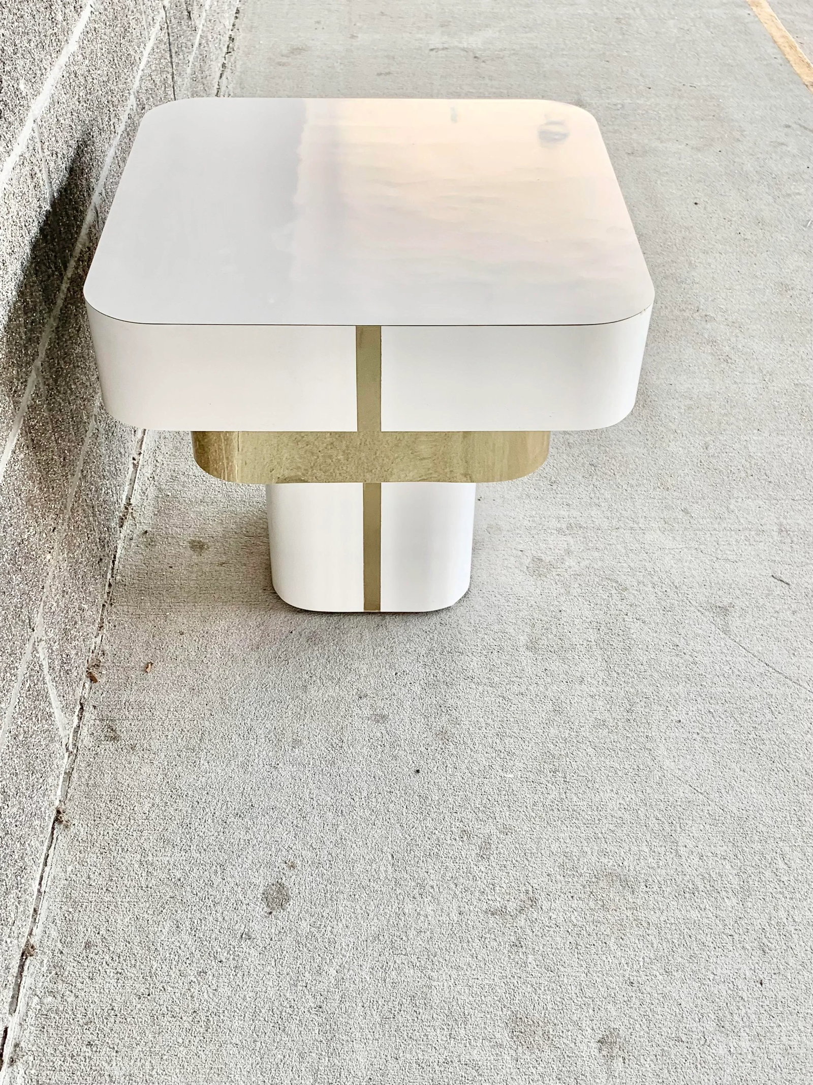 Vintage Post Modern White and Gold Side Table - 7