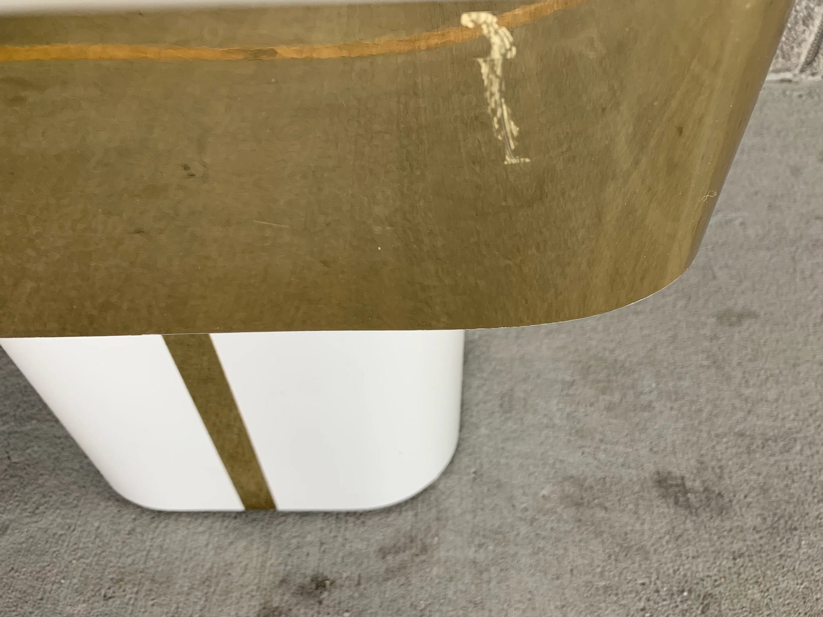 Vintage Post Modern White and Gold Side Table - 9