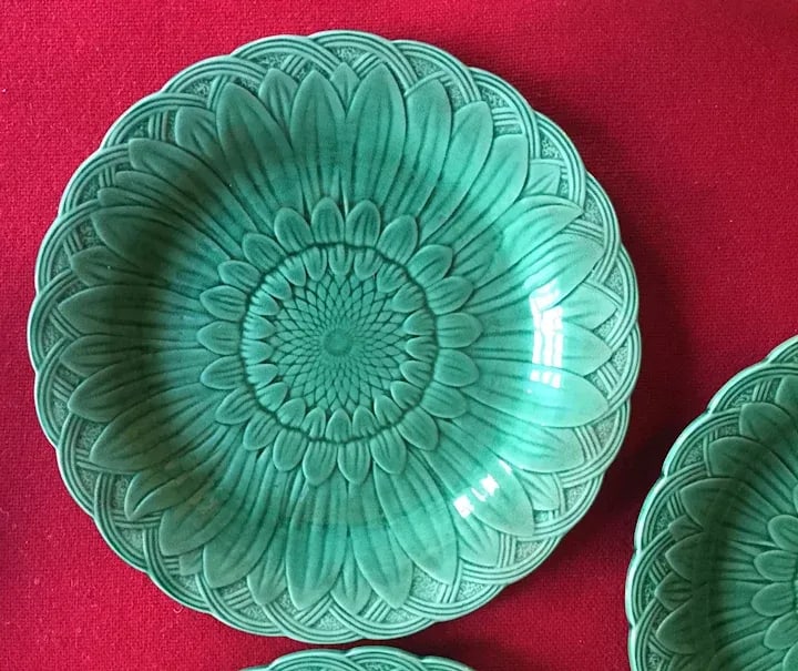 Wedgwood Green Majolica Sunflower Plates with Basketweave Border - Set of 4 - 4