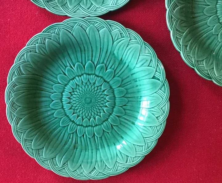 Wedgwood Green Majolica Sunflower Plates with Basketweave Border - Set of 4 - 6