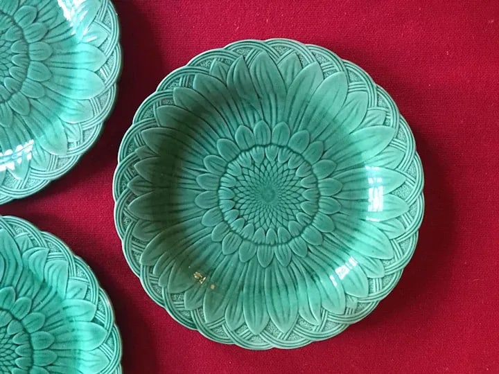 Wedgwood Green Majolica Sunflower Plates with Basketweave Border - Set of 4 - 7