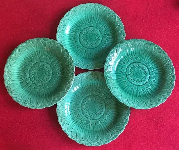 Wedgwood Green Majolica Sunflower Plates with Basketweave Border - Set of 4 - 9
