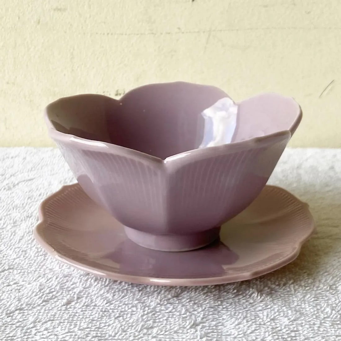 Purple, Pink, Blue and Yellow Lillian Venon Lotus Bowls and Saucers, 8 Pieces - 5