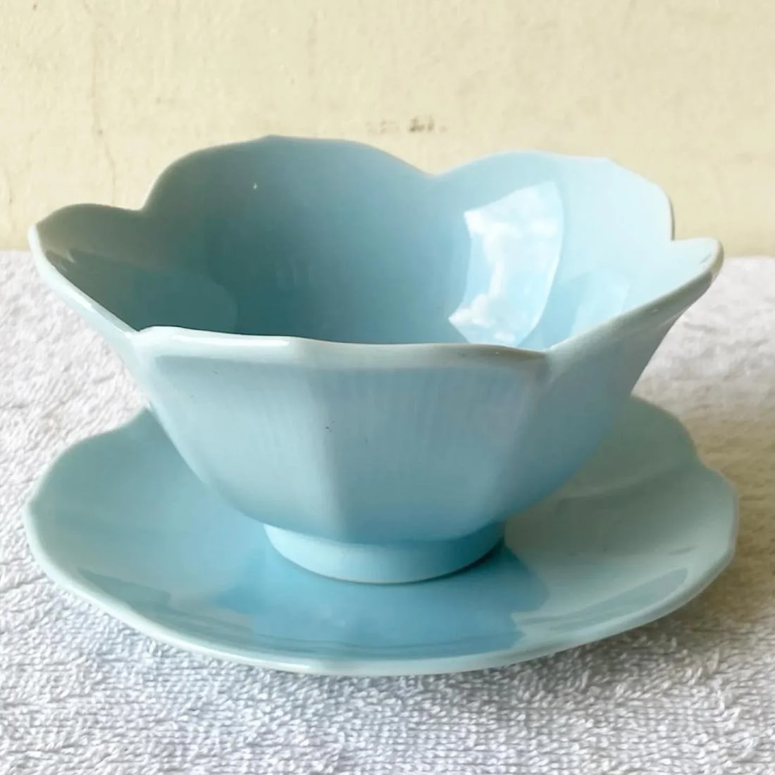 Purple, Pink, Blue and Yellow Lillian Venon Lotus Bowls and Saucers, 8 Pieces - 9