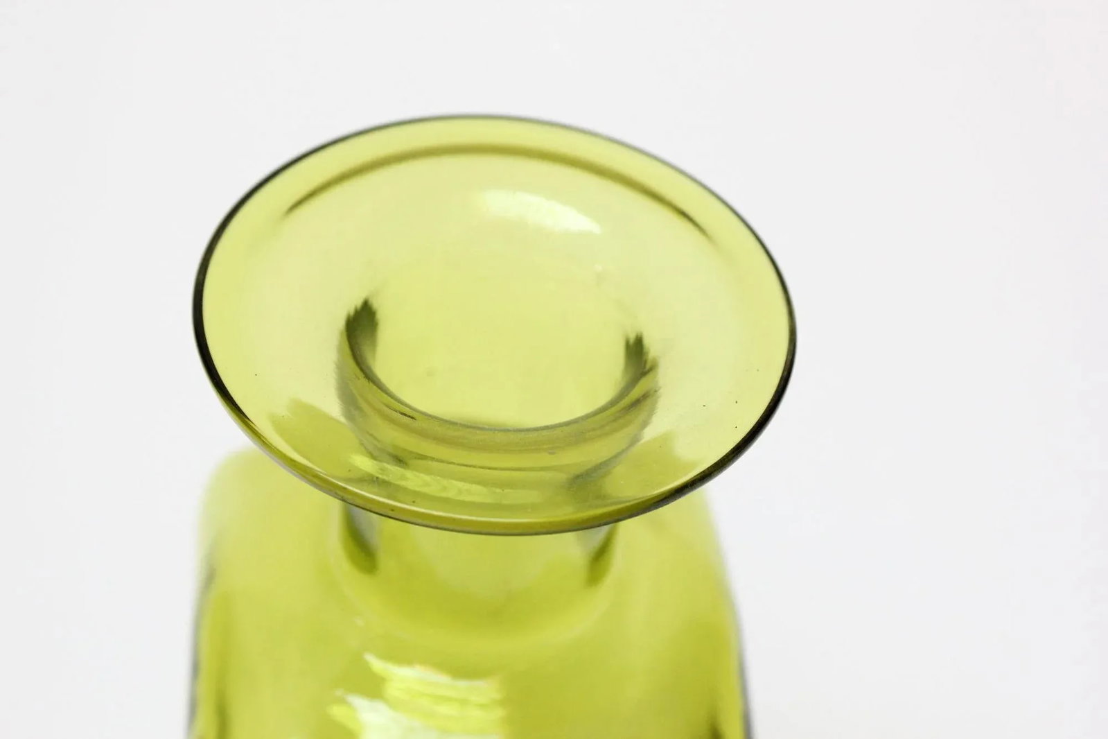 Vintage Chartreuse Green Blown Glass Decanter With Stopper - 7