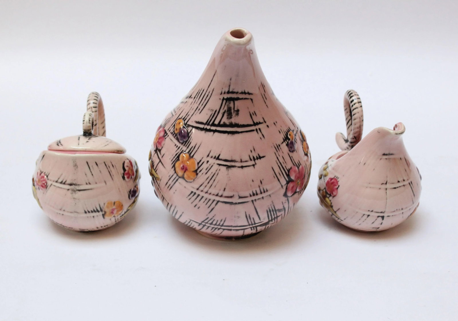 1950s Hull Pottery "Blossom Flite" Tea Service- 3 Pieces - 4