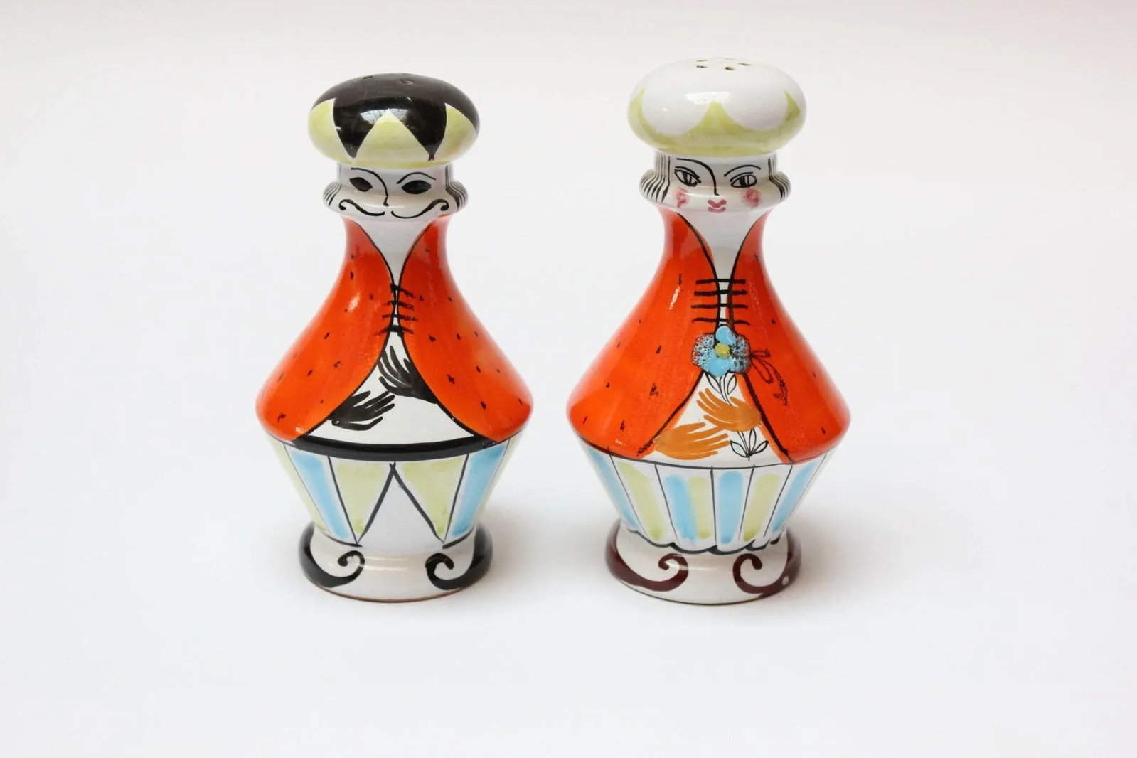 Mid-Century Italian Modern "King and Queen" Ceramic Salt and Pepper Shakers - 13