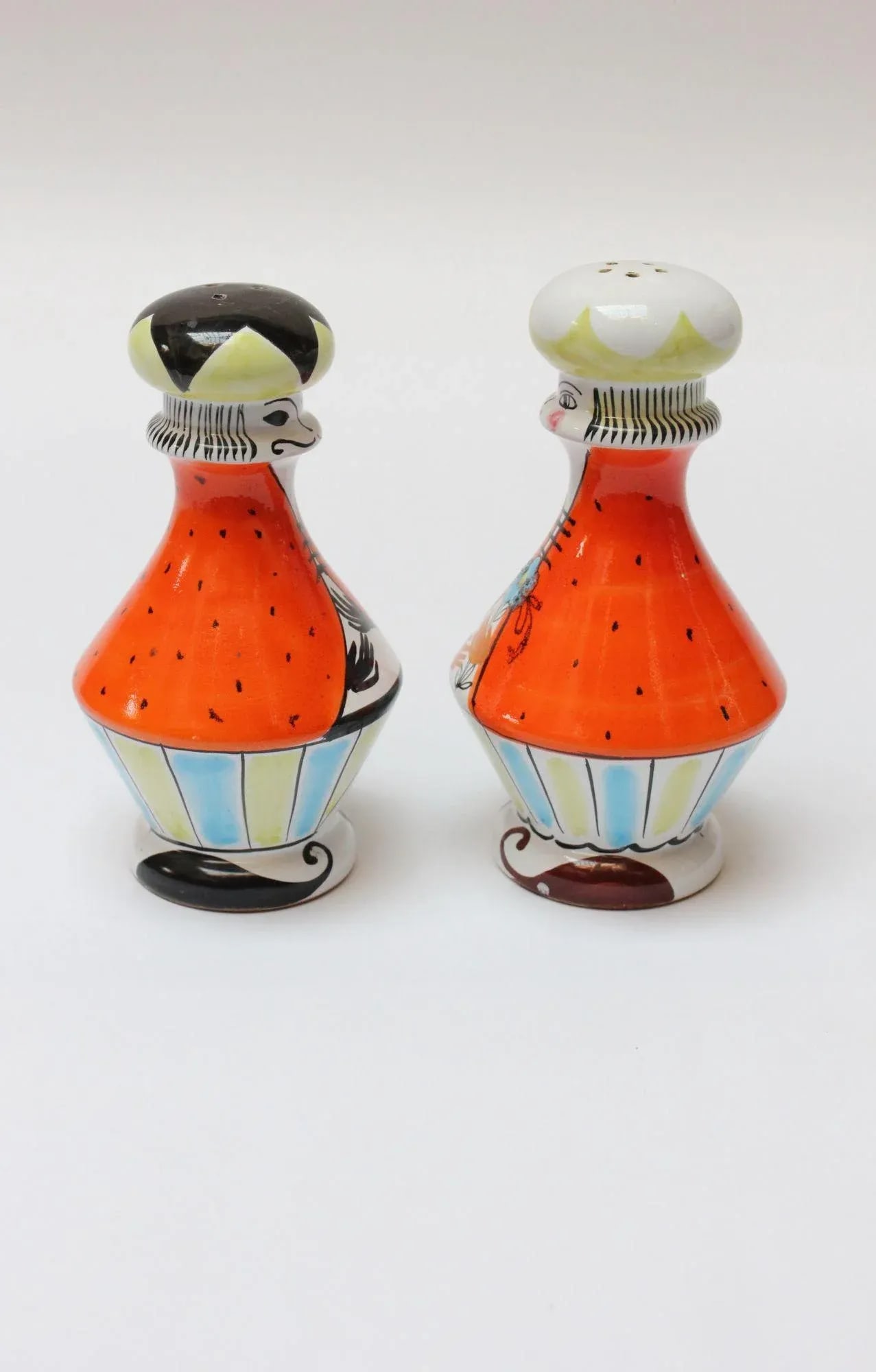 Mid-Century Italian Modern "King and Queen" Ceramic Salt and Pepper Shakers - 2