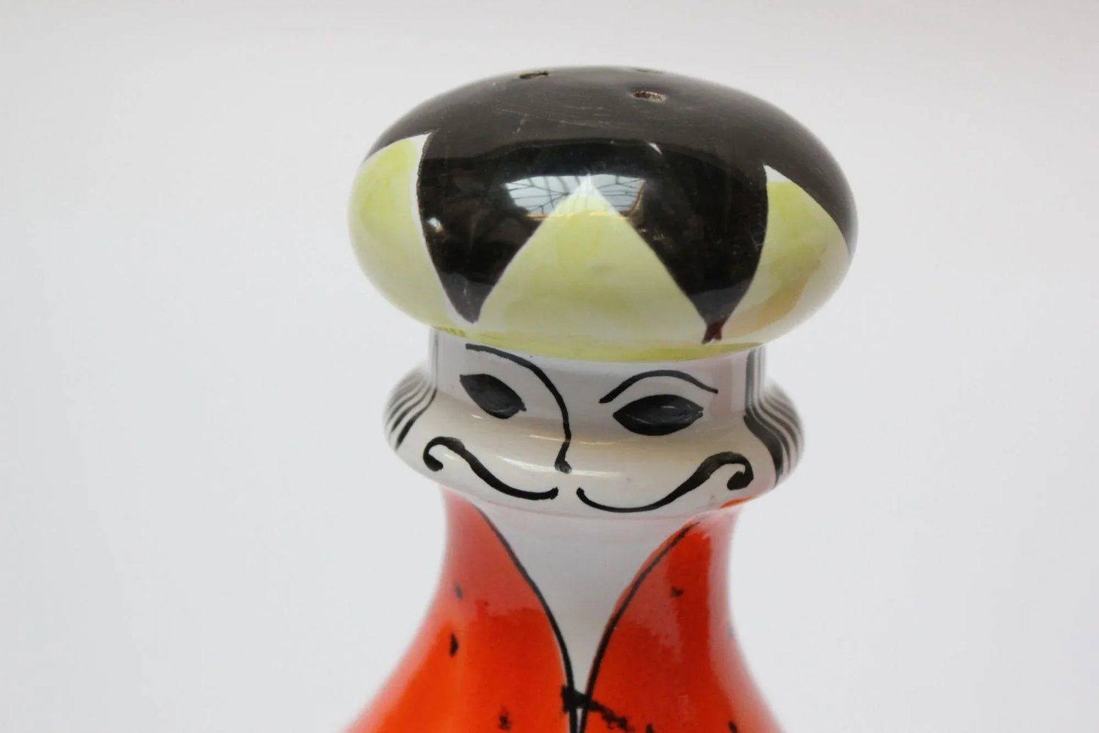 Mid-Century Italian Modern "King and Queen" Ceramic Salt and Pepper Shakers - 8