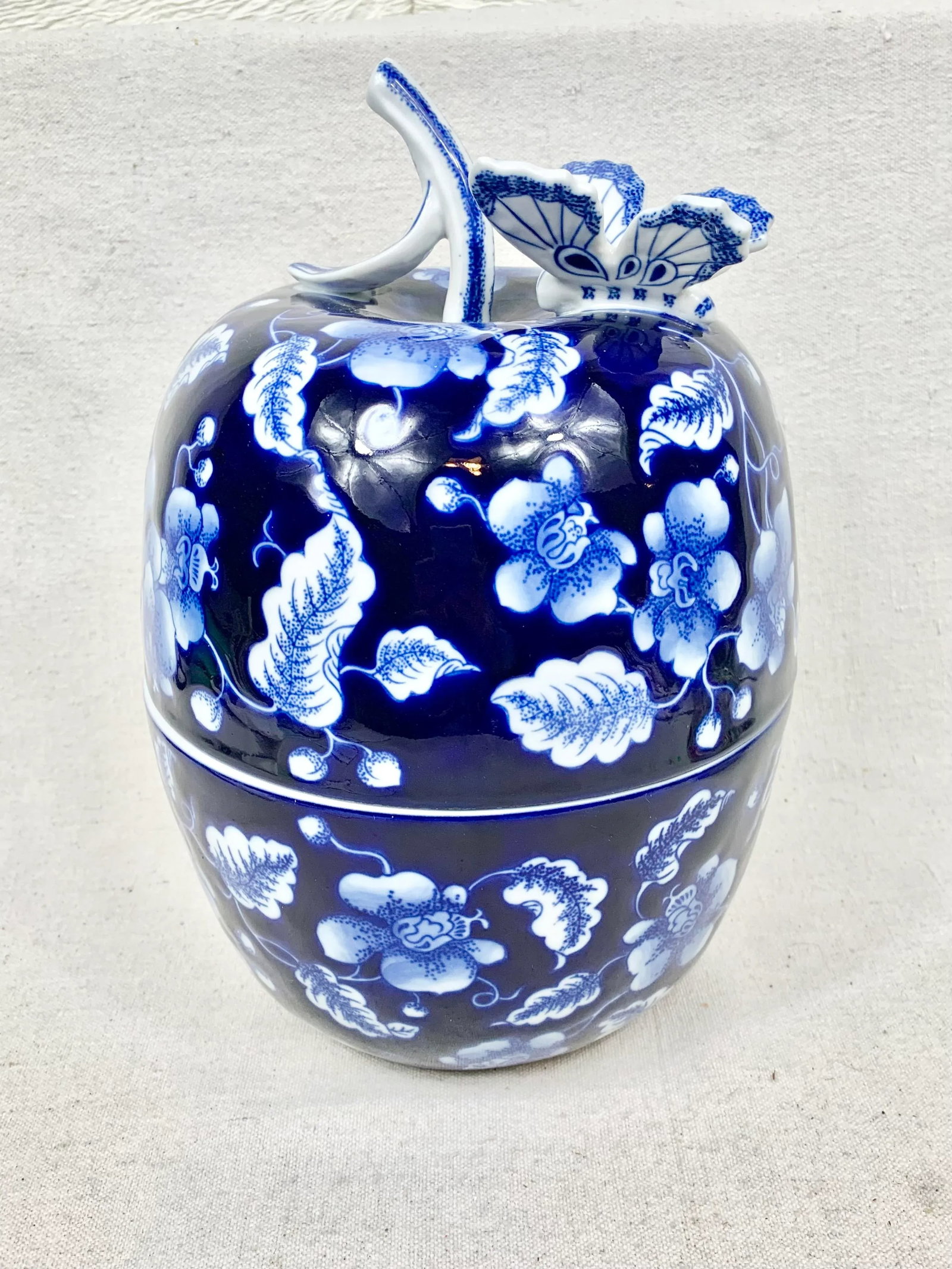 Vintage Large Chinoiserie Butterfly Container - 2