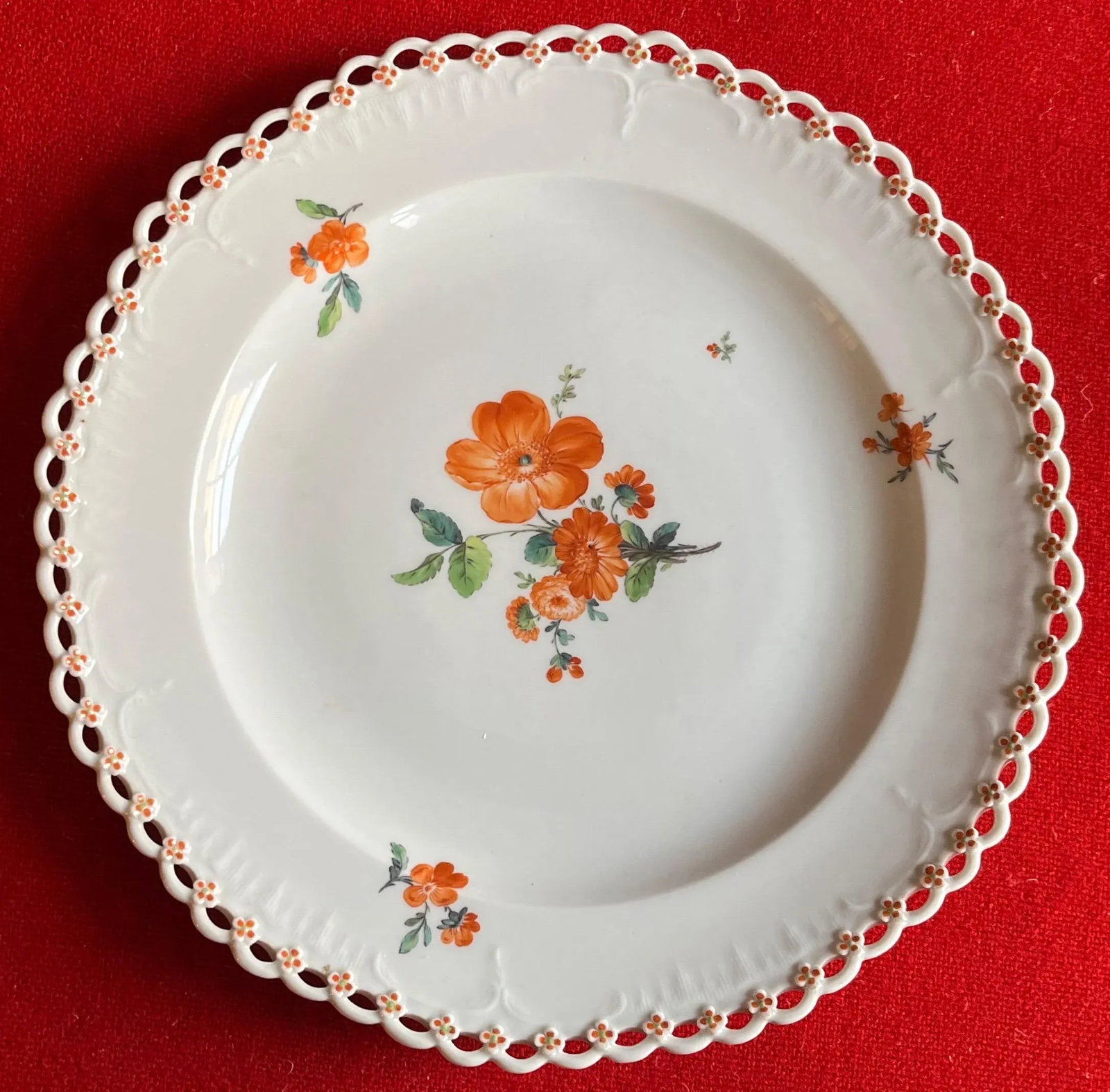 Antique 19th Century Kpm Berlin Porcelain Plate With Hand Painted Flowers and Reticulated Border - 2