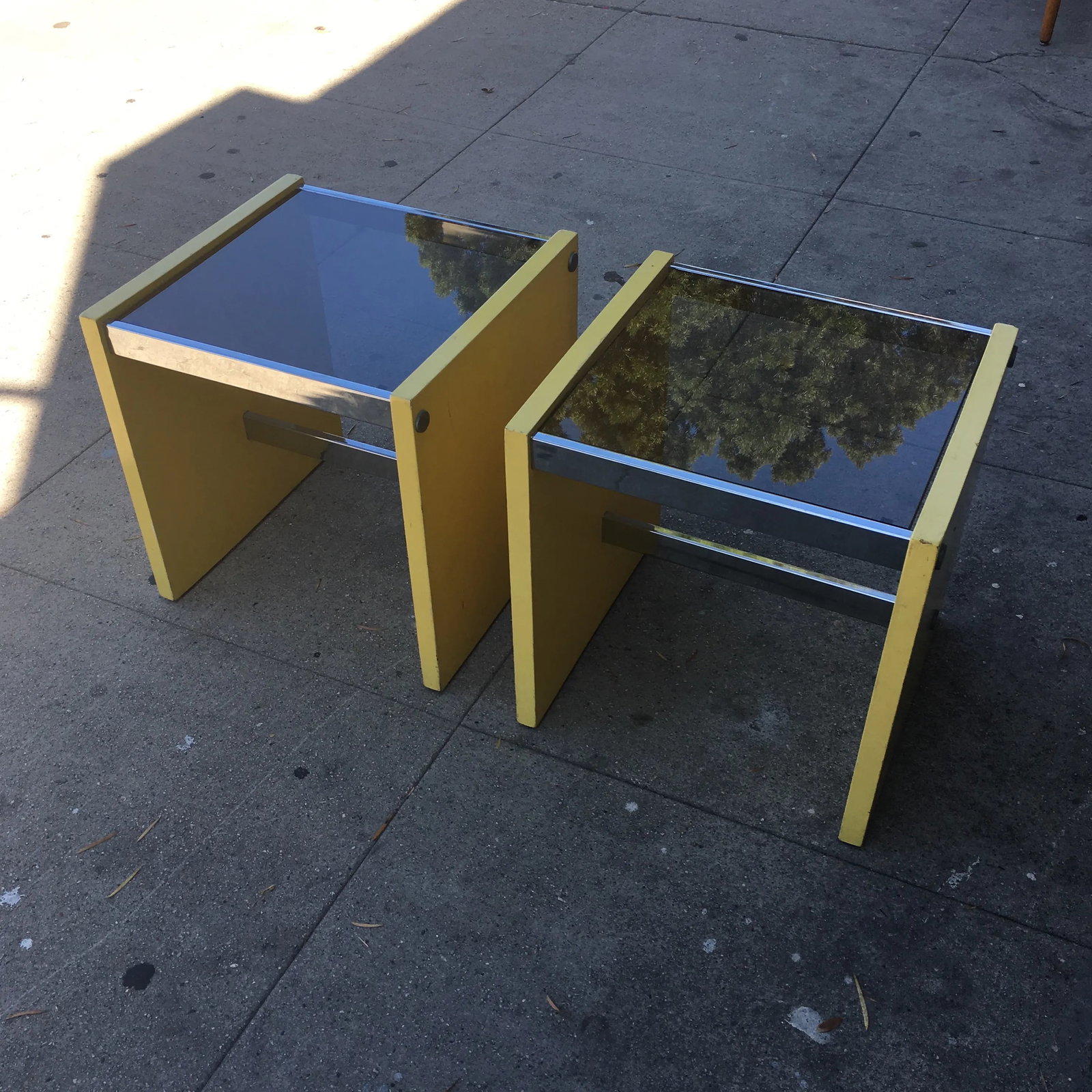 Pair of 1970s Mod Cube Side Tables - Yellow Lacquer, Chrome Stretchers & Smoked Glass Tops - 7
