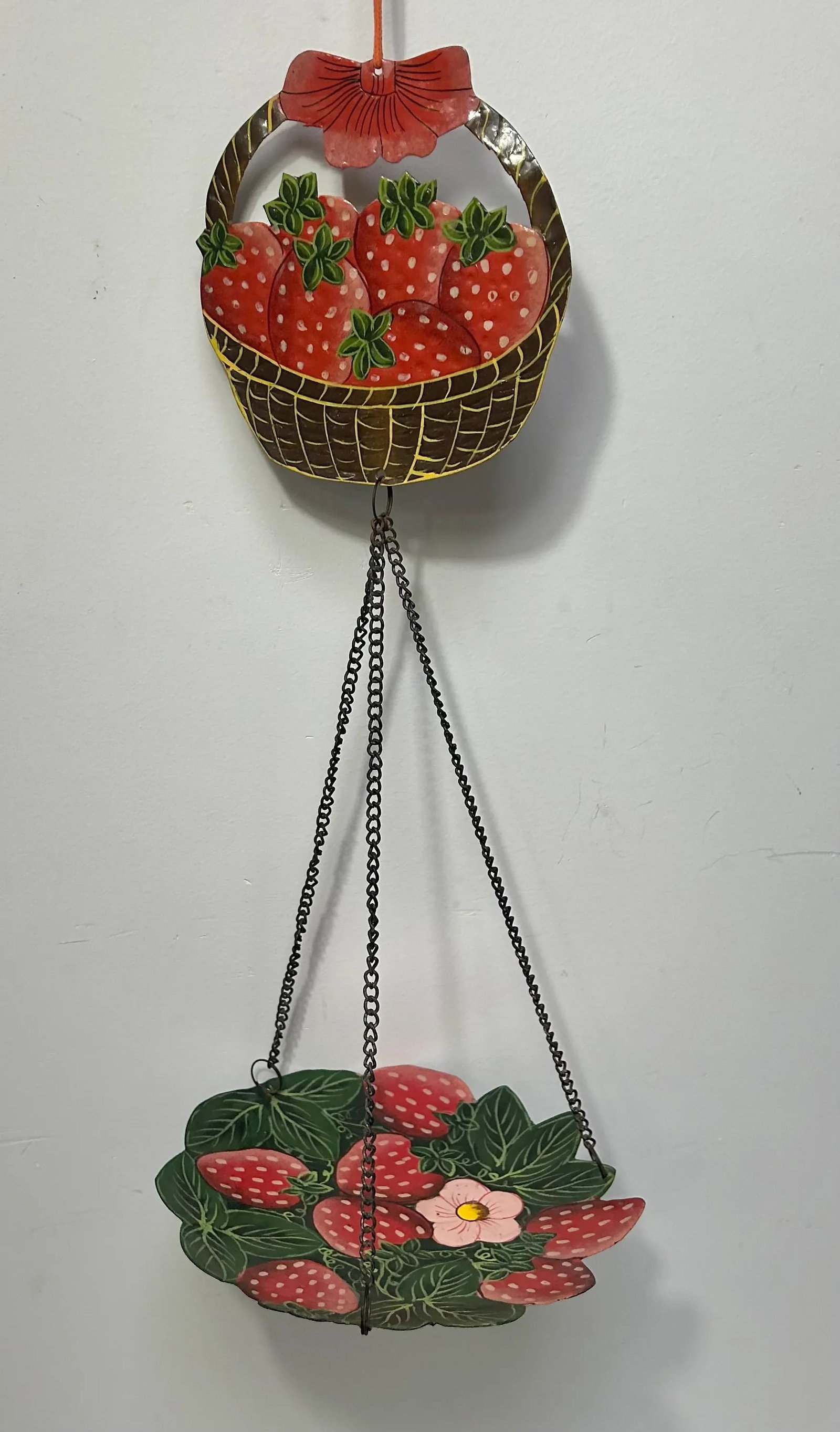 Vintage Hand Painted Folk Art Strawberry Basket Hanging Birdbath - 10