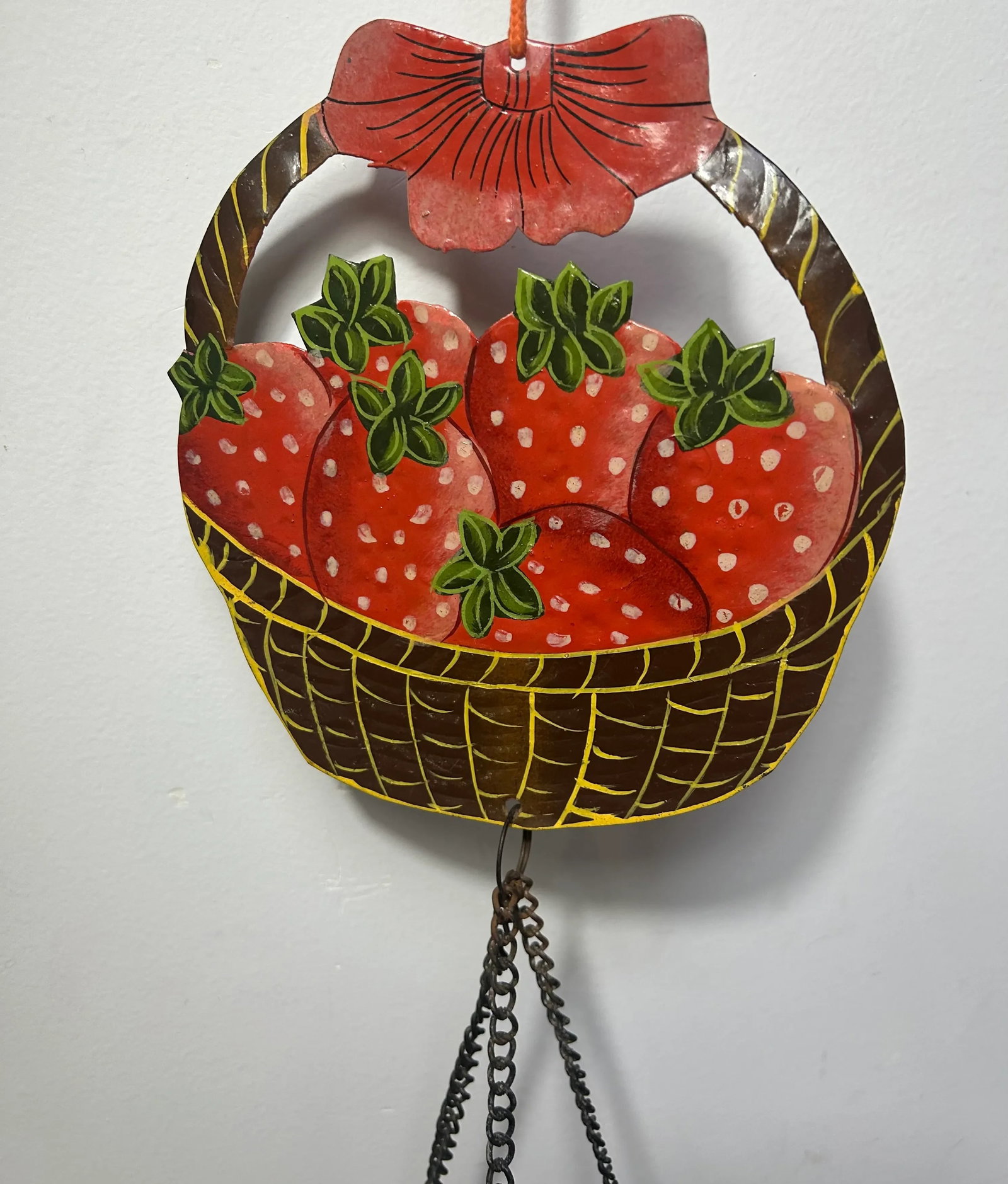 Vintage Hand Painted Folk Art Strawberry Basket Hanging Birdbath - 9