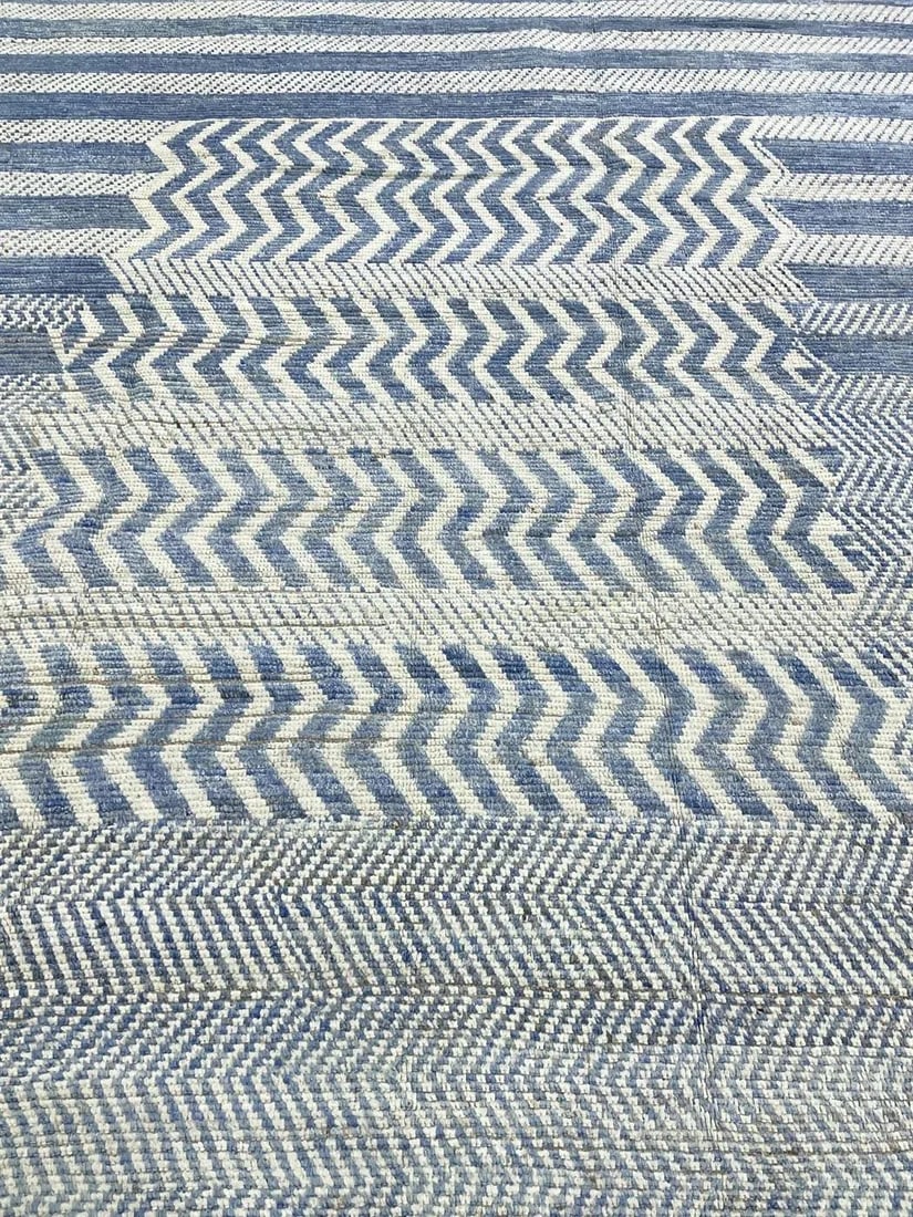 2020s Hand Knotted Morraccan Rug. 07'11" X 09'09" - 2