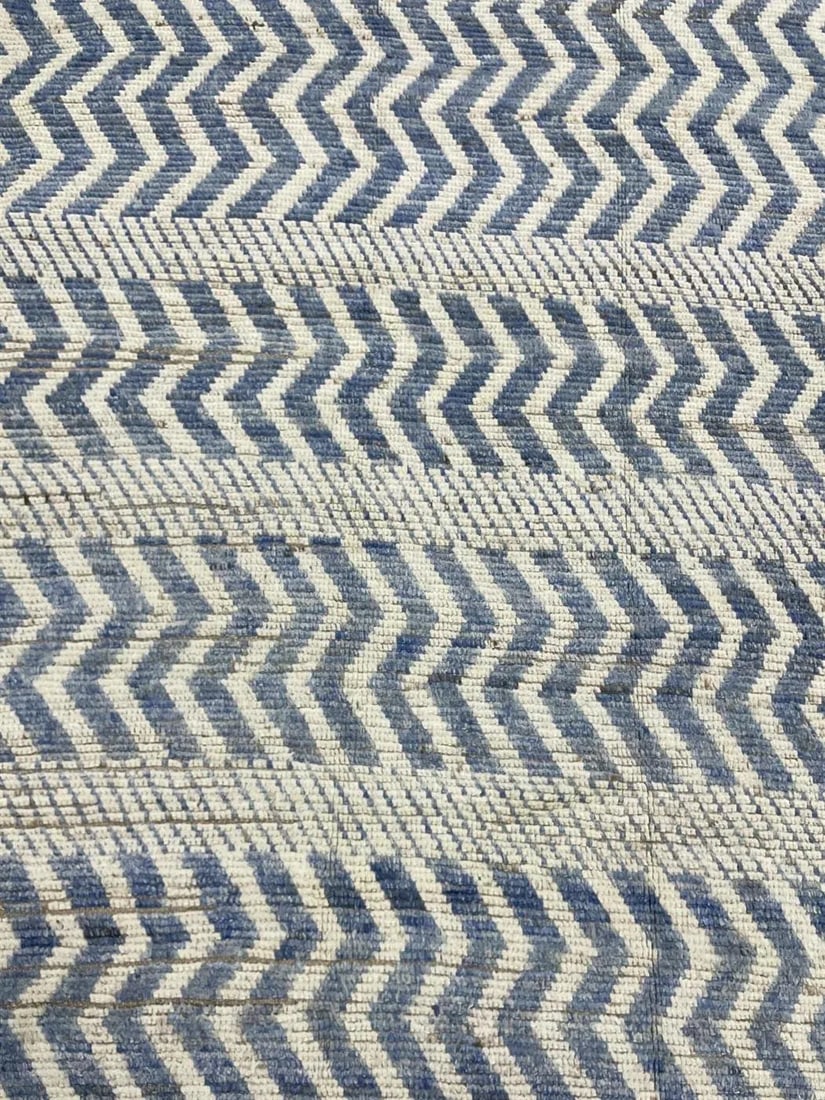 2020s Hand Knotted Morraccan Rug. 07'11" X 09'09" - 3