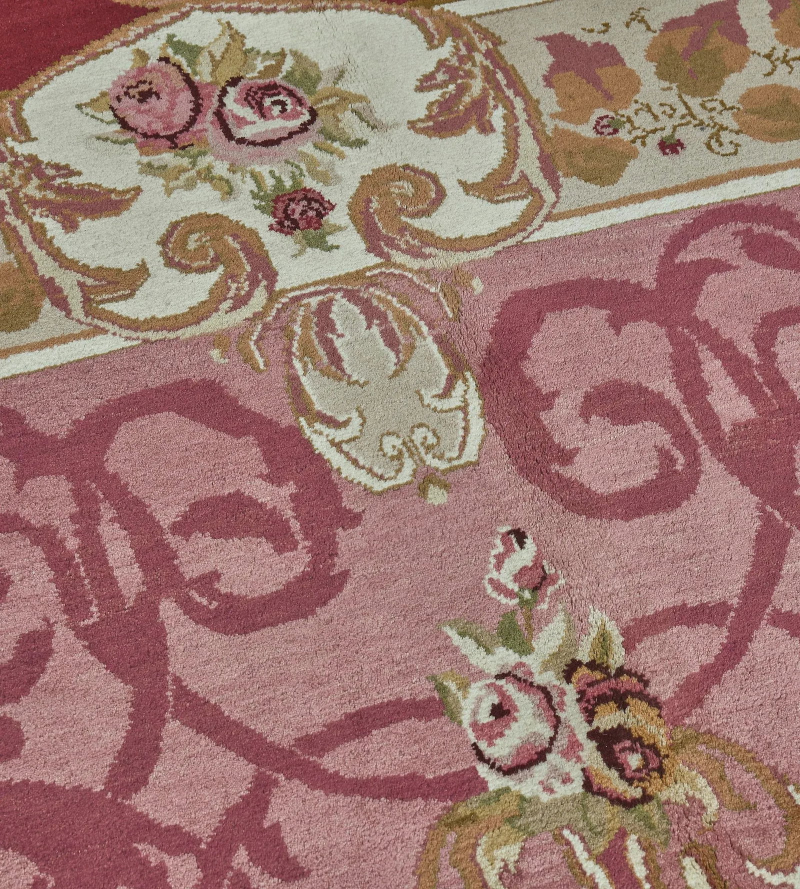 Mansour Fine Handwoven European Rug - 6' X 9' - 10