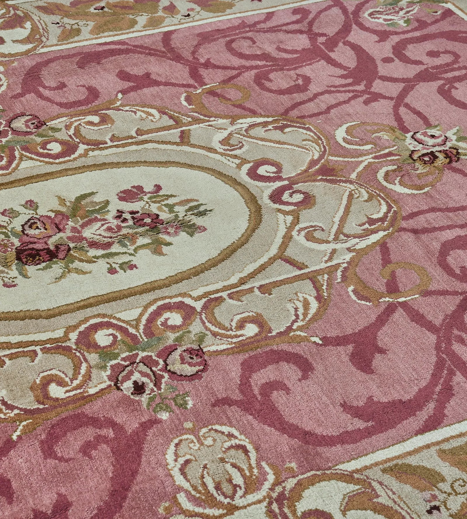 Mansour Fine Handwoven European Rug - 6' X 9' - 11
