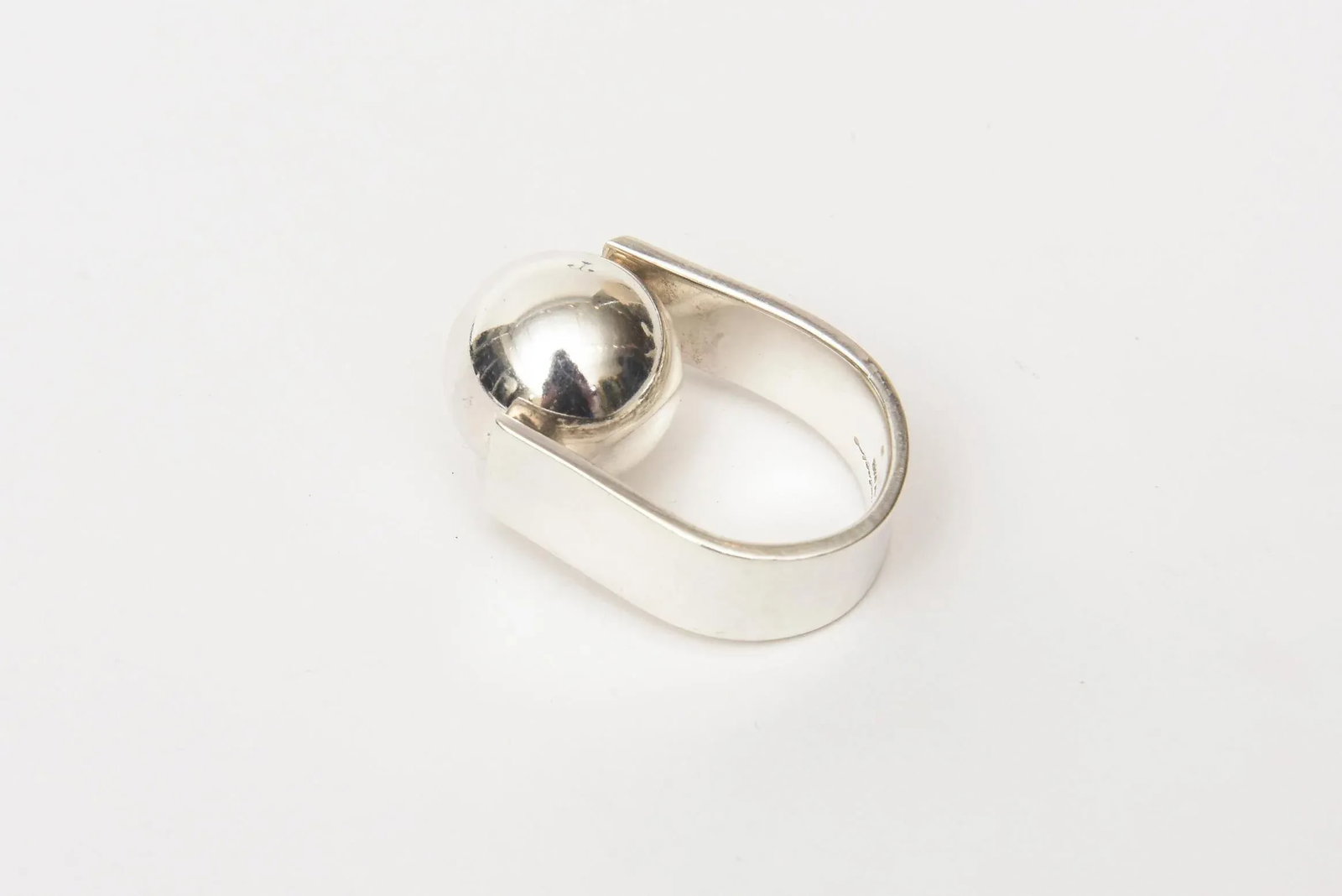 Signed Susan Cummings Sterling Silver Sculptural Ball Ring Size 6 - 2