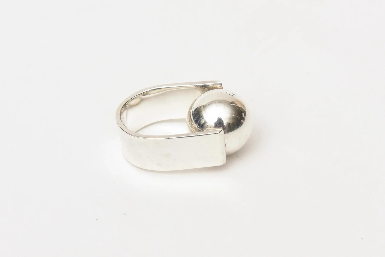 Signed Susan Cummings Sterling Silver Sculptural Ball Ring Size 6 - 4